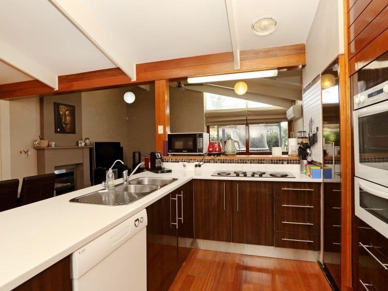 2 Kiama Avenue, West Lakes Shore - Thumbnail 8