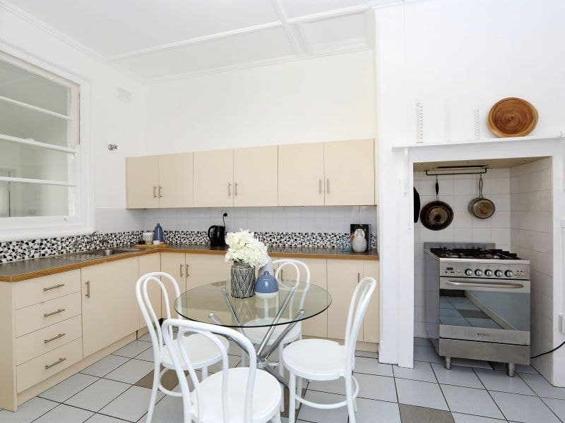 16 Spad Street, Albert Park - Thumbnail 8