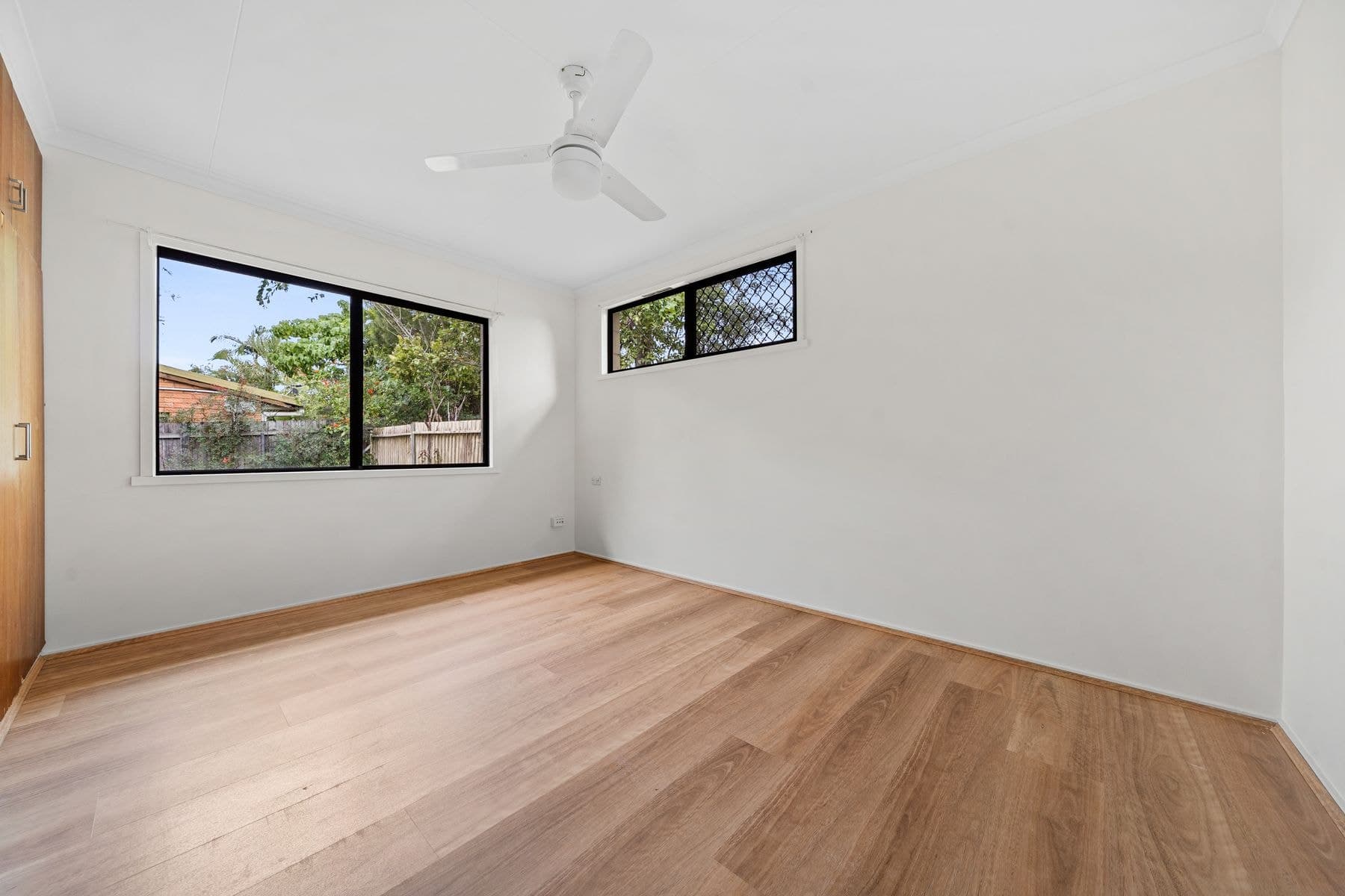 101 Conifer Street, Hillcrest QLD 4118, Hillcrest - Thumbnail 3