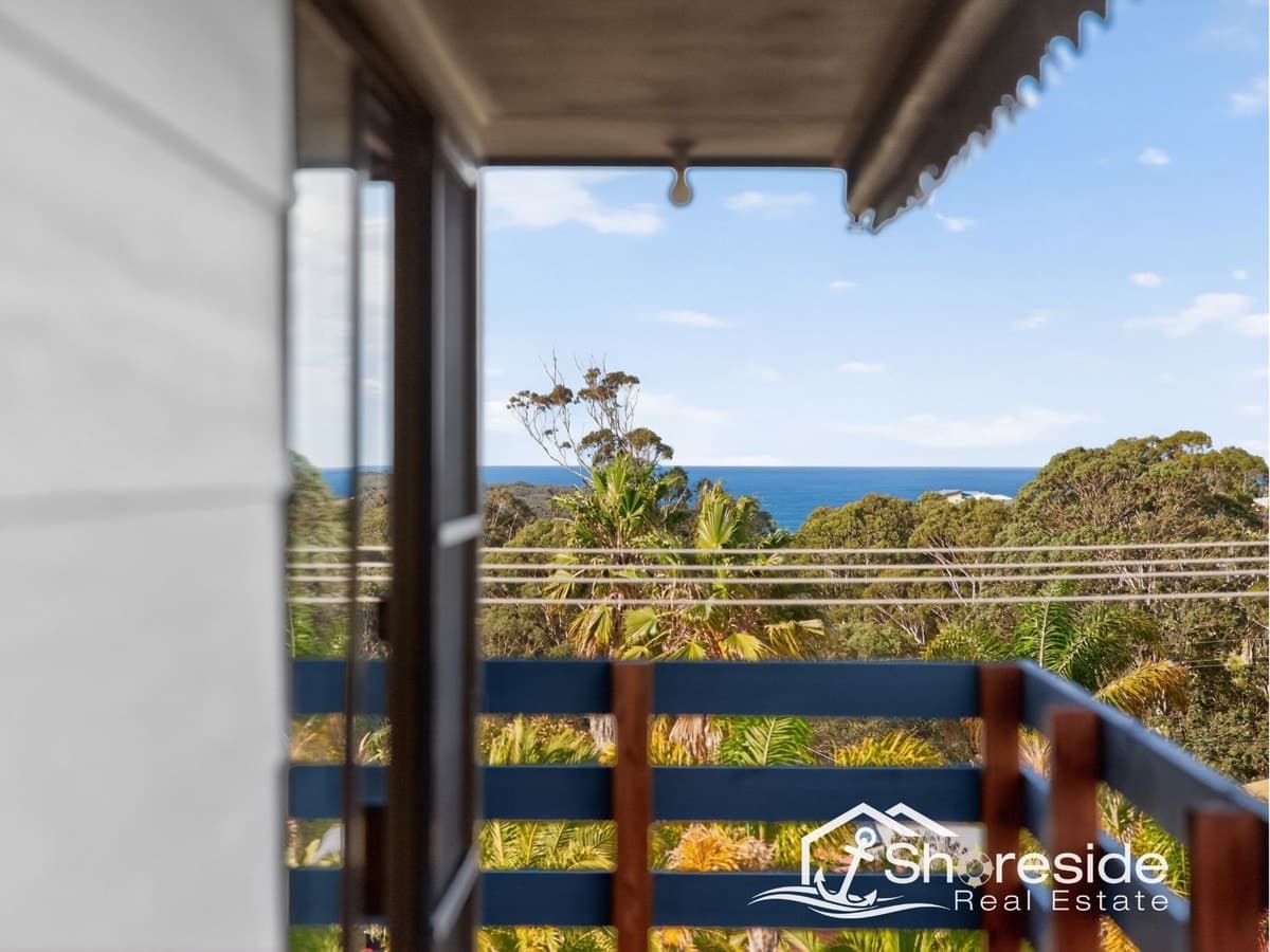 16 Ozone Crescent, LAKES ENTRANCE VIC 3909, Lakes Entrance - Thumbnail 4