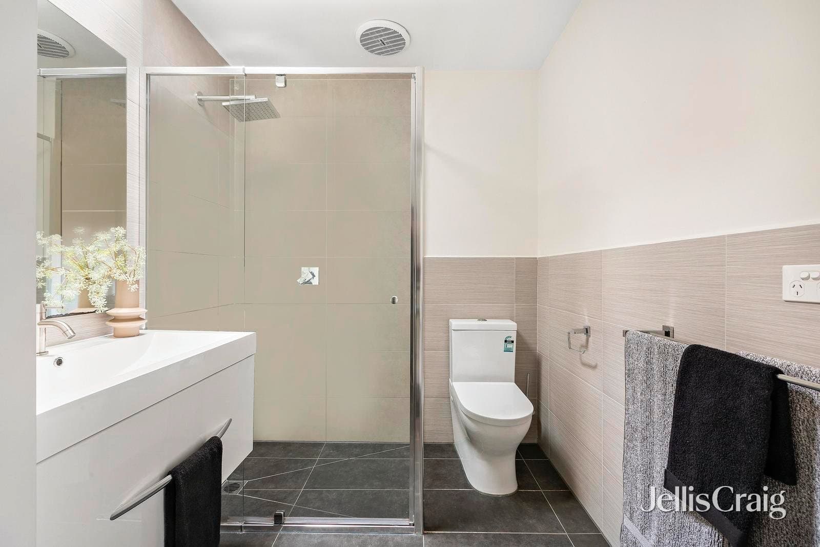 31 McTaggart Street, Kensington, Kensington - Thumbnail 8