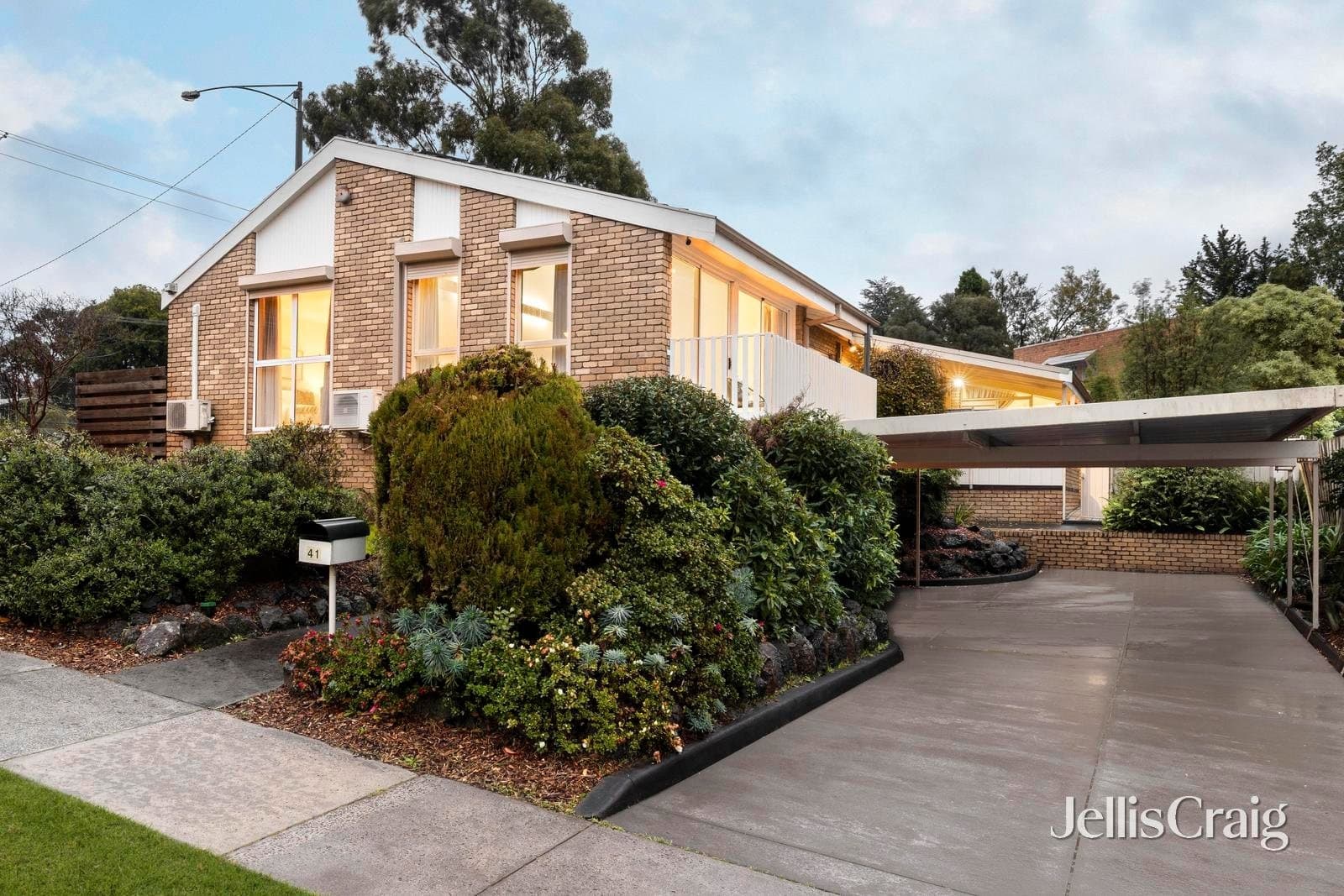 41 Gwingana Crescent, Glen Waverley, Glen Waverley - Thumbnail 2