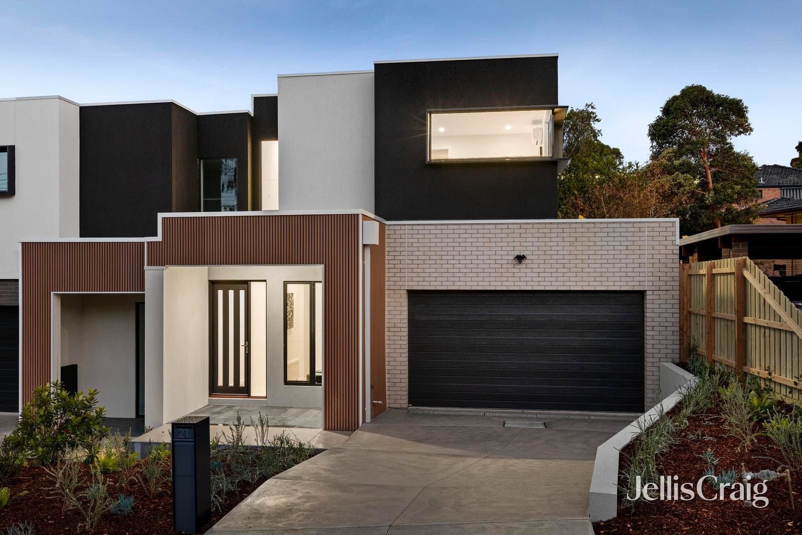 21 Kelly Street, Doncaster, Doncaster - Thumbnail 2