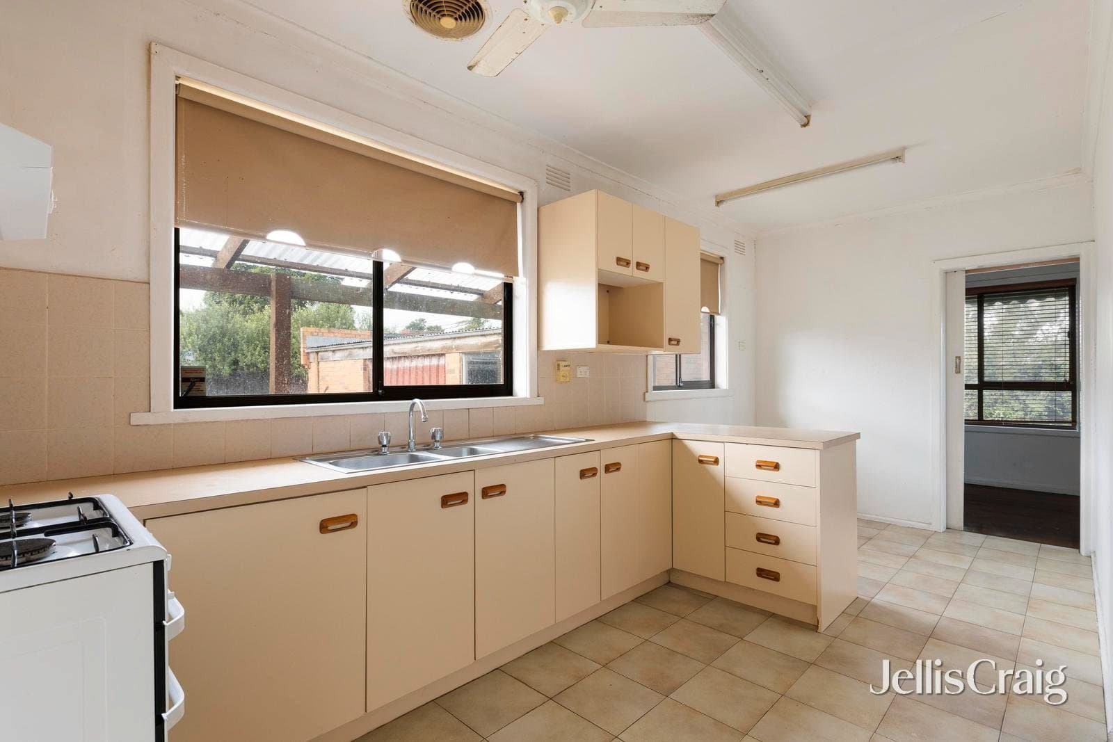 2 Botha Avenue, Reservoir, Reservoir - Thumbnail 4