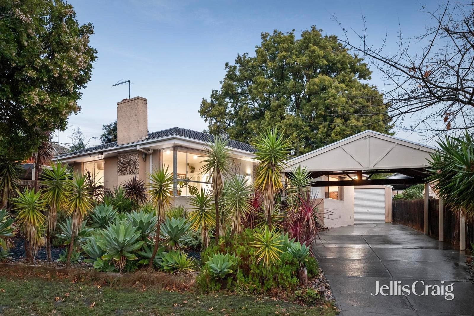 17 Lockhart Road, Ringwood North, Ringwood North - Thumbnail 2