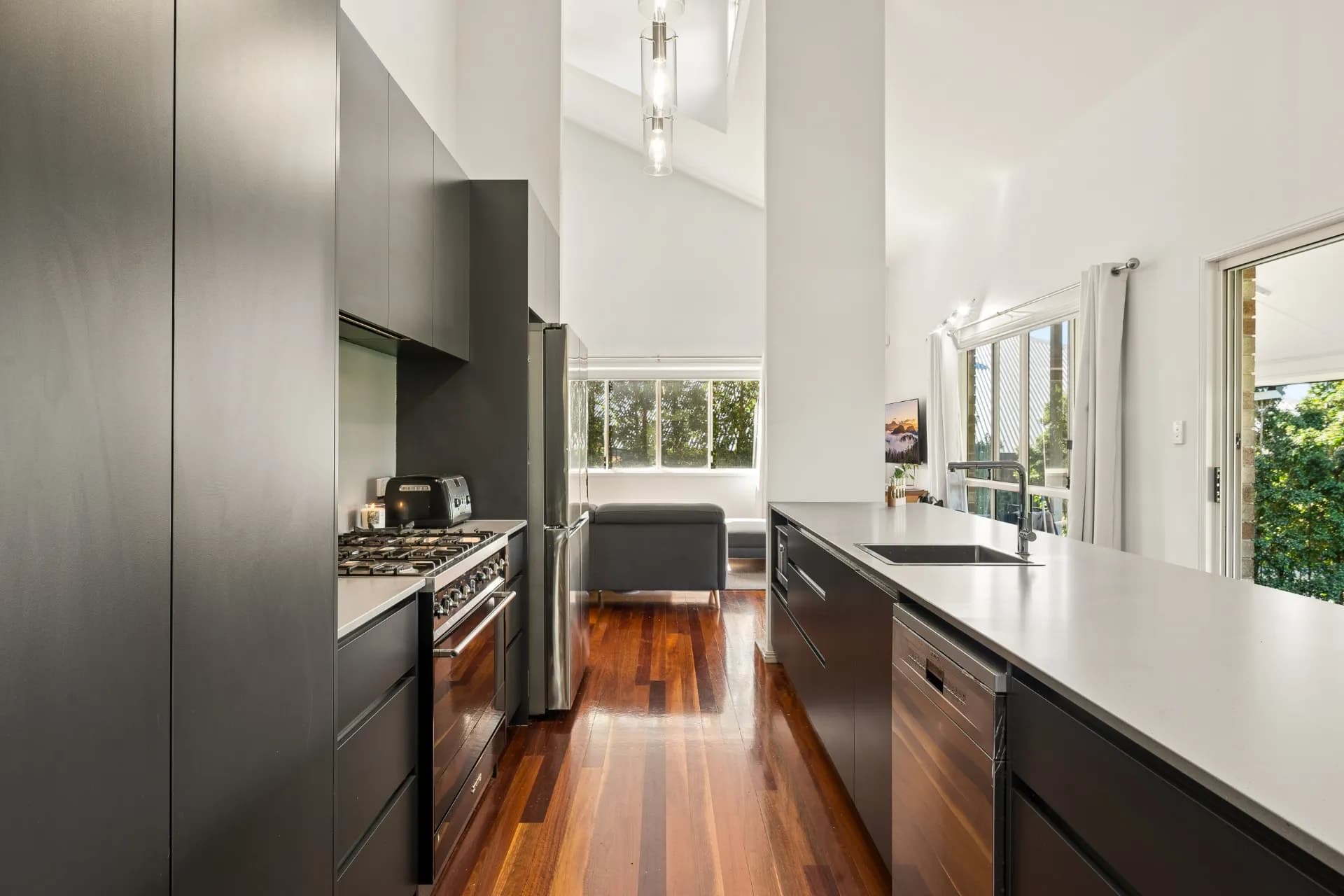 2 Dimbulah Court, Albany Creek, QLD, Albany Creek - Thumbnail 2