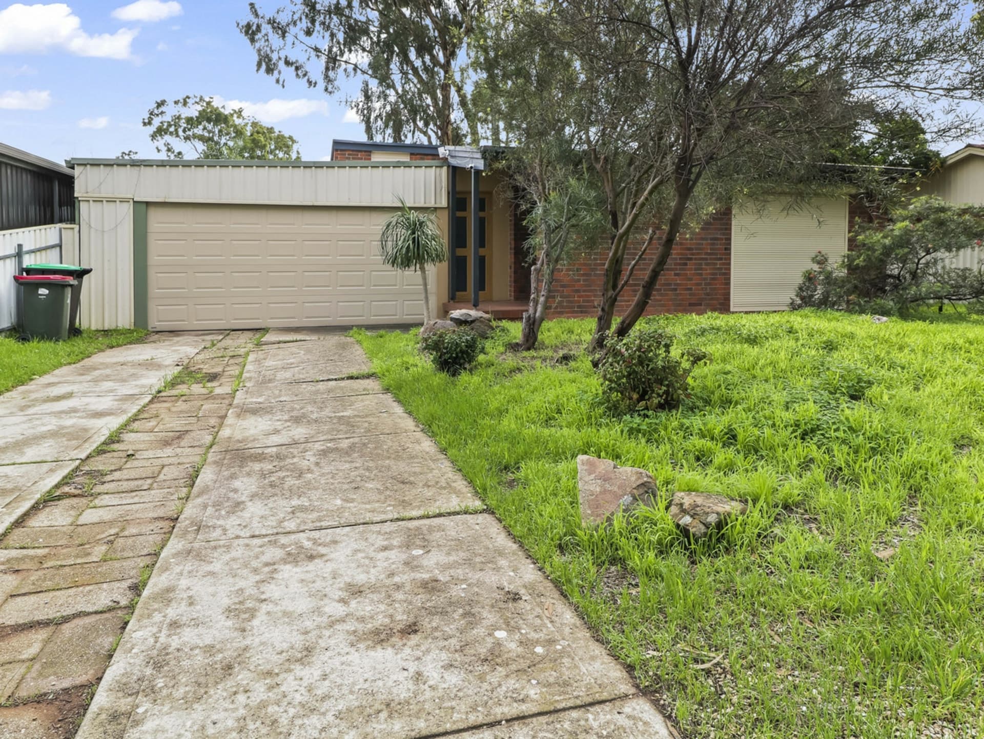 14 Hawker Crescent, Elizabeth East, Elizabeth East - Thumbnail 2