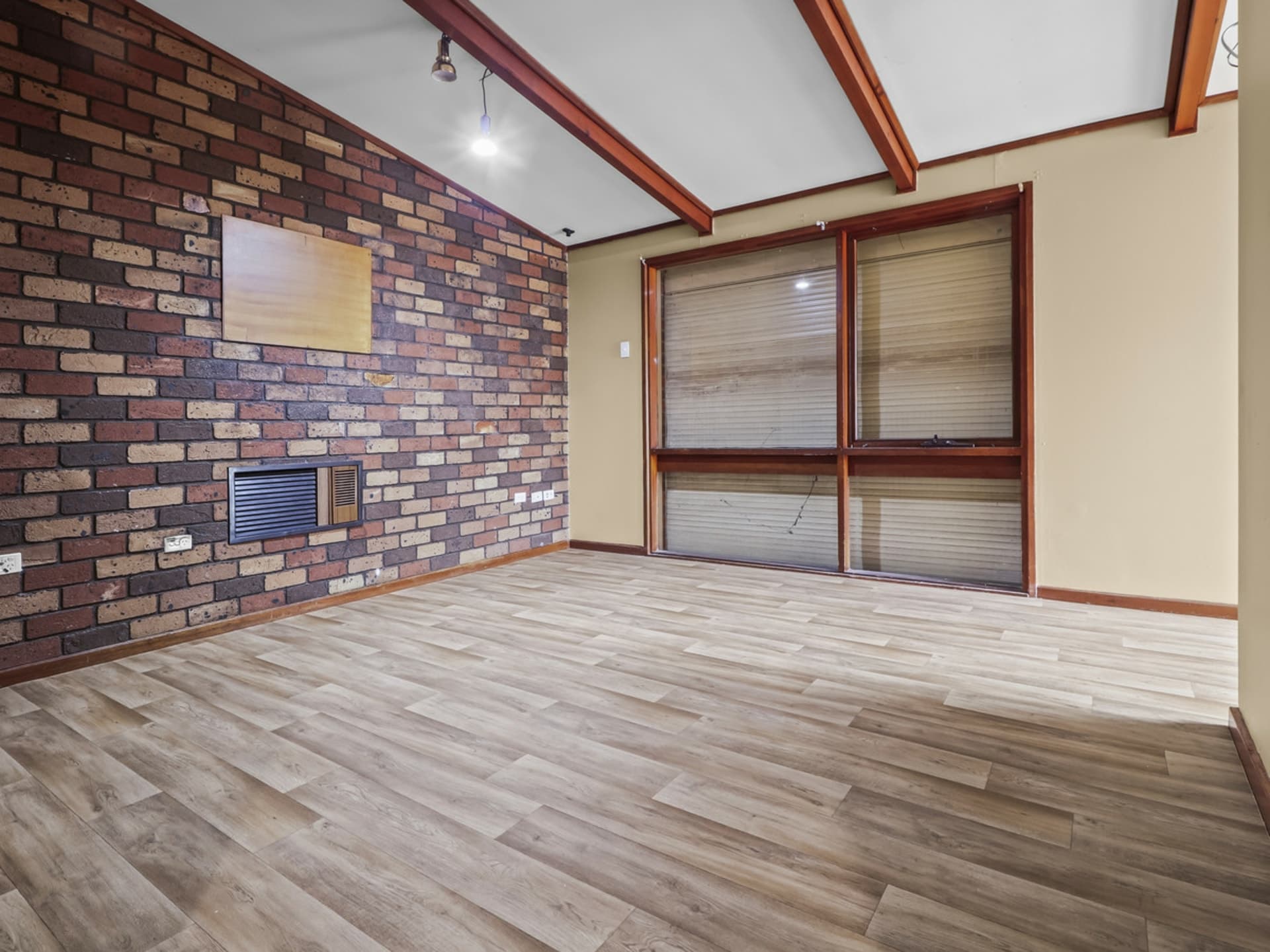 14 Hawker Crescent, Elizabeth East, Elizabeth East - Thumbnail 5