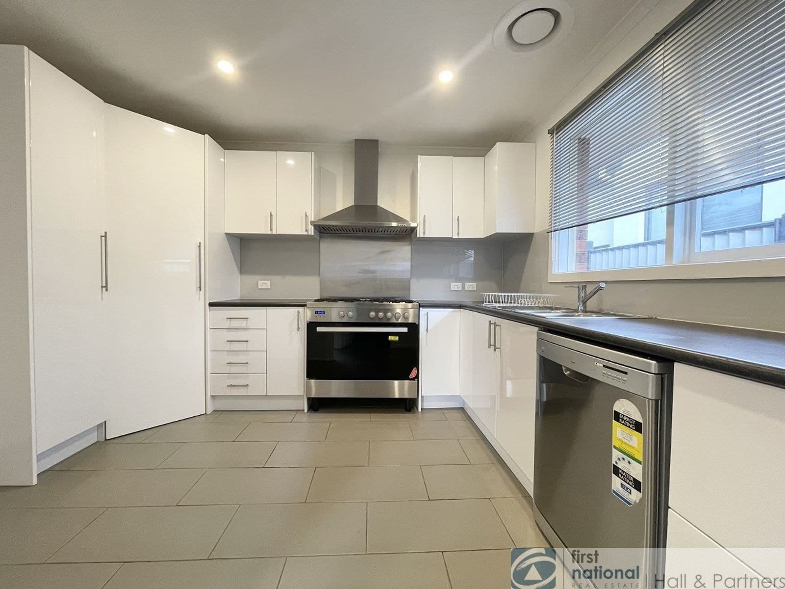 74 Neasham Drive, Dandenong North VIC 3175, Dandenong North - Thumbnail 3