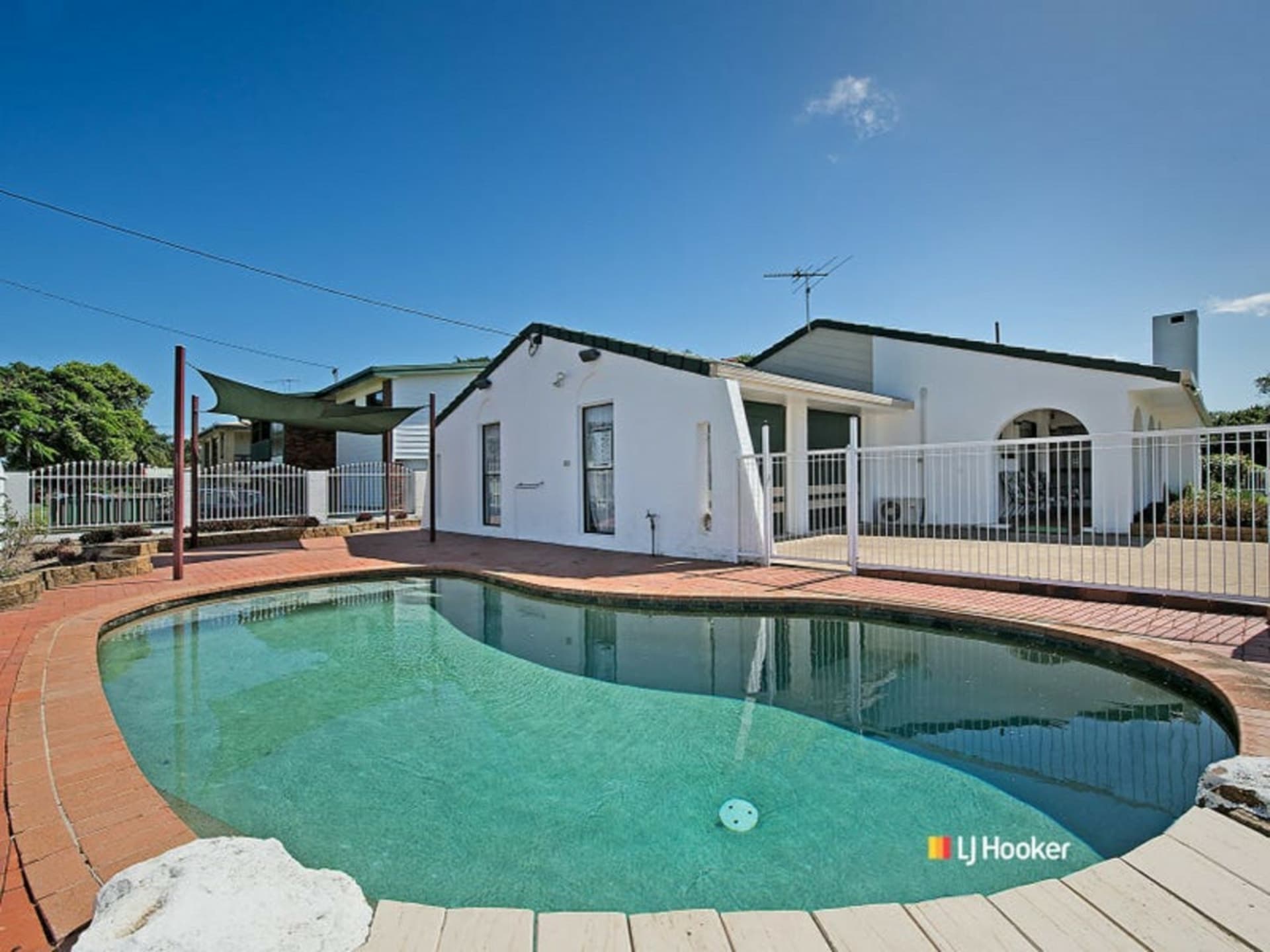 4 Oakview Court, Kallangur, Kallangur - Image 1
