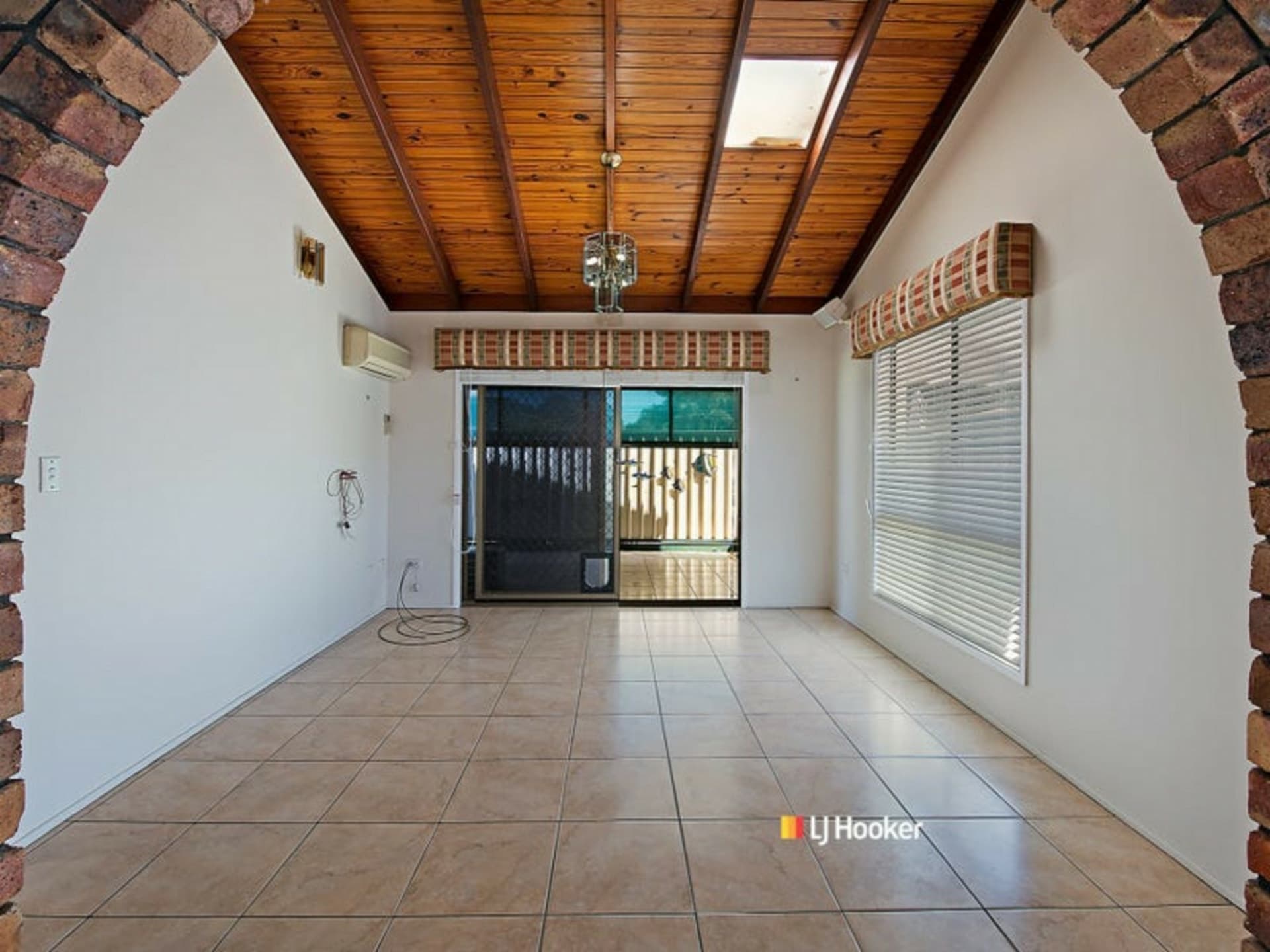 4 Oakview Court, Kallangur, Kallangur - Thumbnail 5