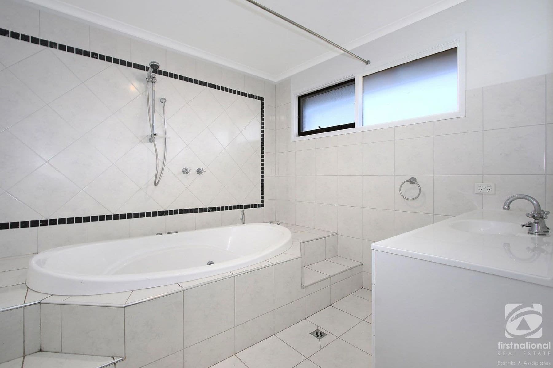 80 Chapple Street, Wodonga VIC 3690, Wodonga - Thumbnail 7