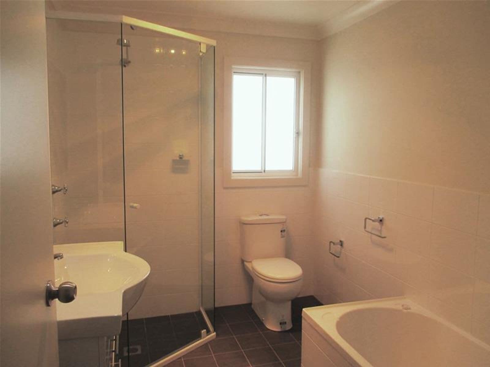 76 McMasters Road, Woy Woy NSW 2256, Woy Woy - Thumbnail 3