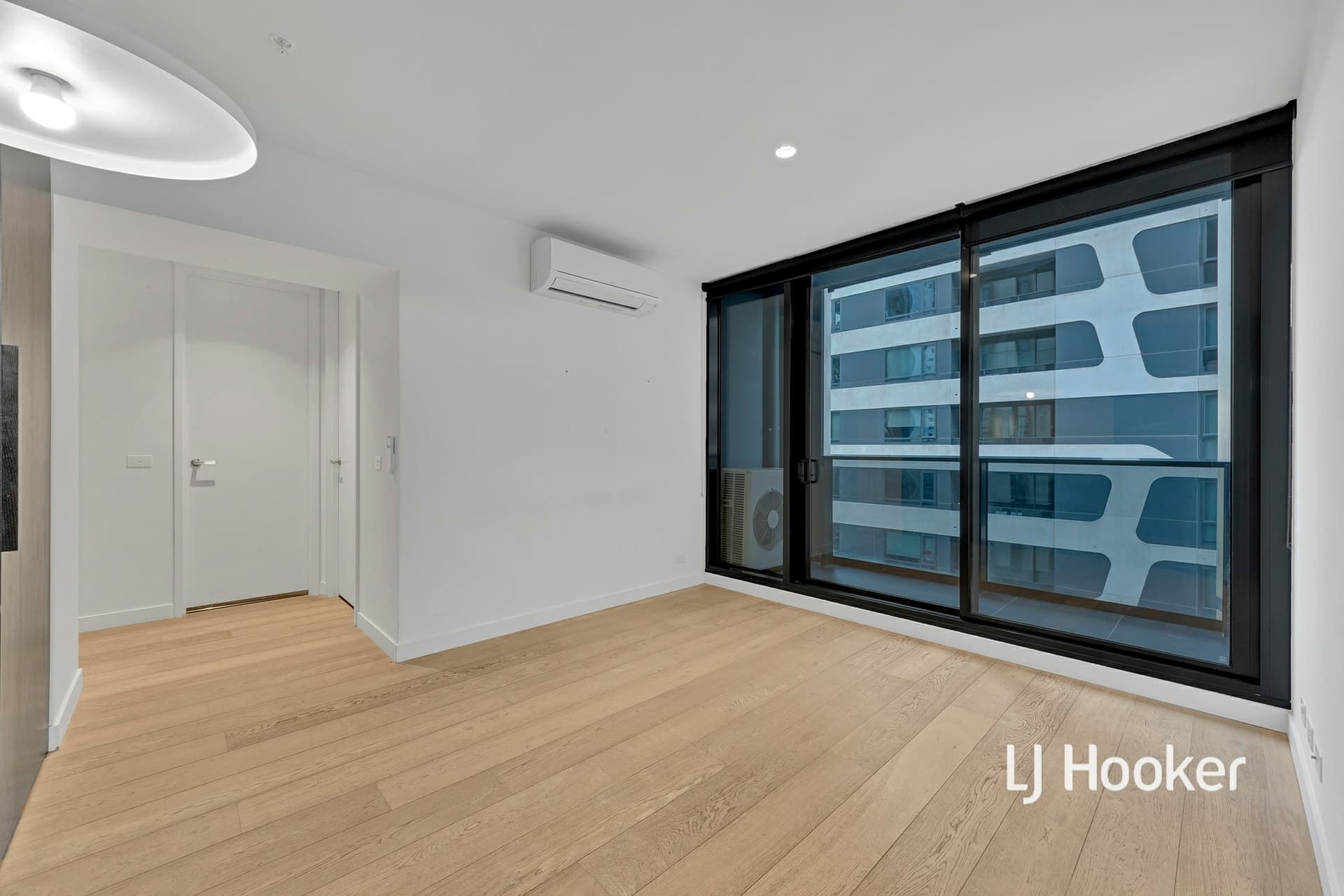 2410/81 A'Beckett Street, Melbourne, Melbourne - Thumbnail 3
