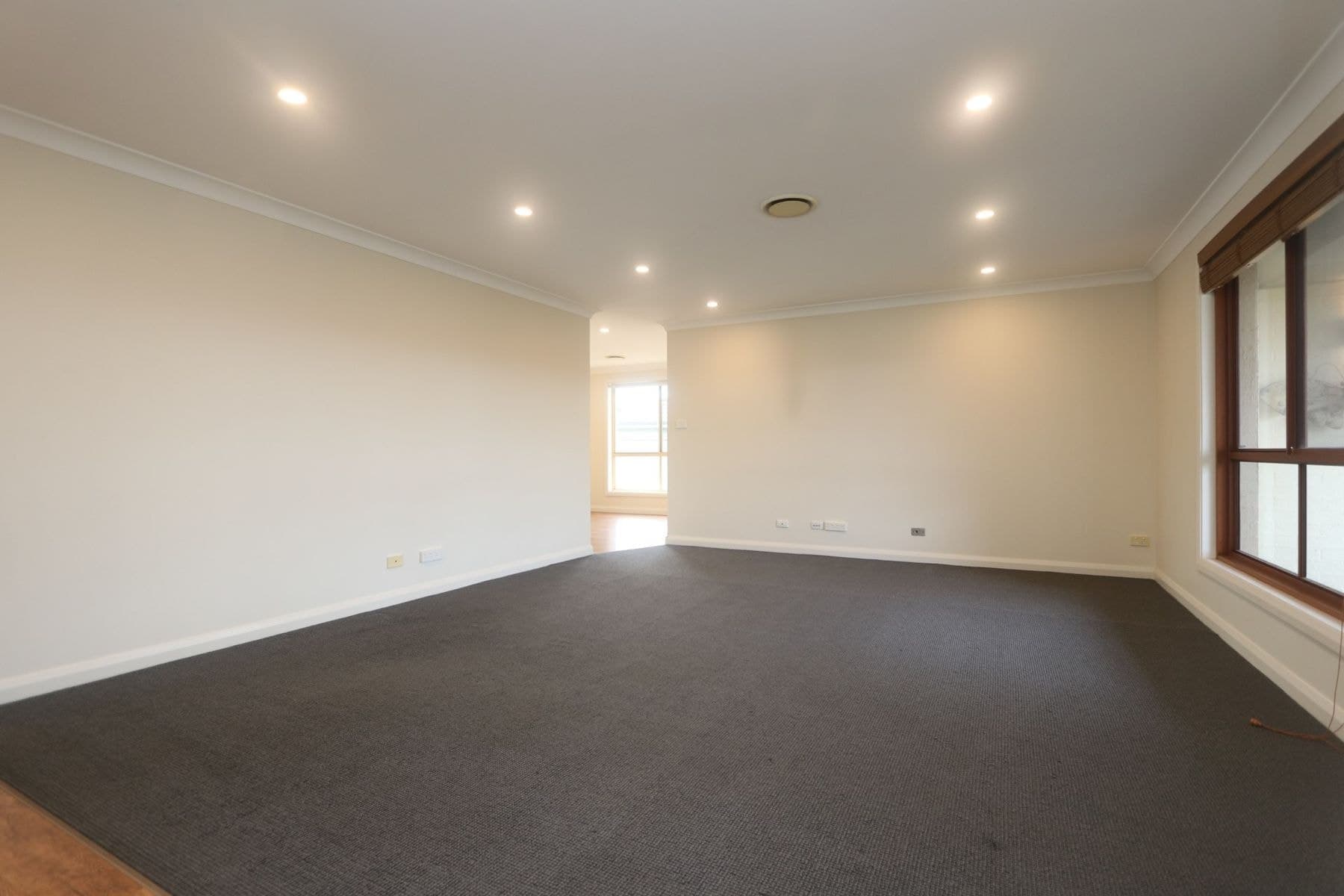 11 Hazelwood Place, Goulburn NSW 2580, Goulburn - Thumbnail 2