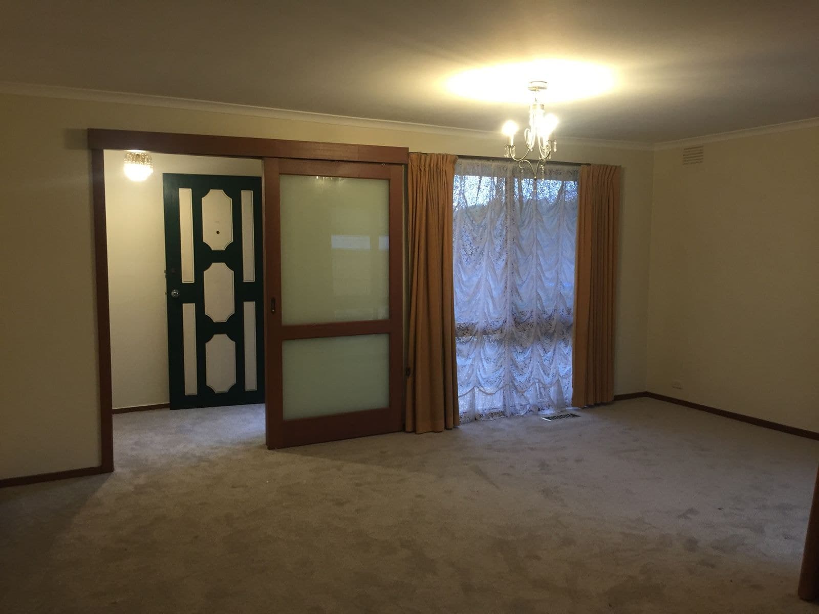 2 Kintbury Close, Wantirna VIC 3152, Wantirna - Thumbnail 2