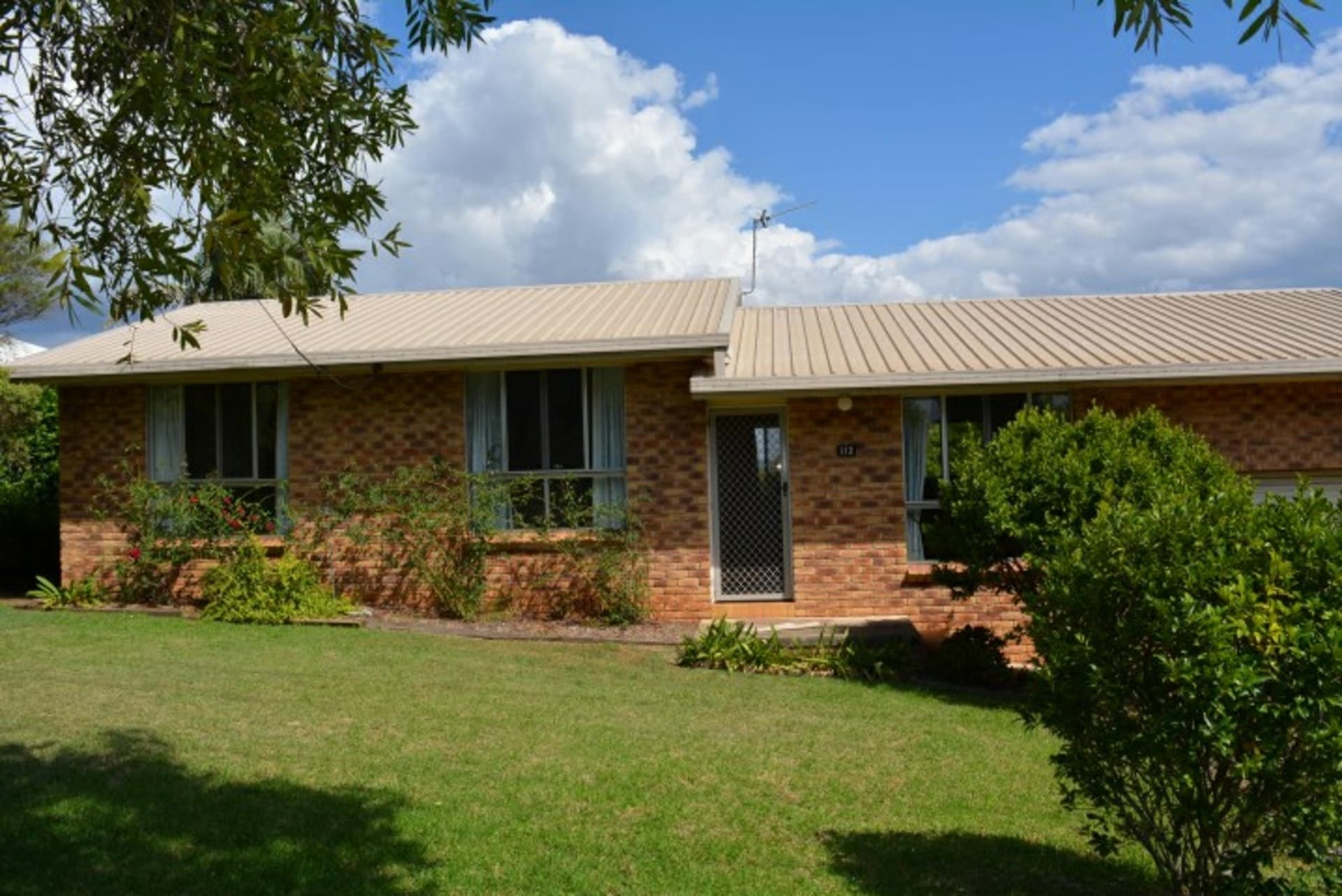 112 Hursley Road, Newtown, Newtown - Thumbnail 2