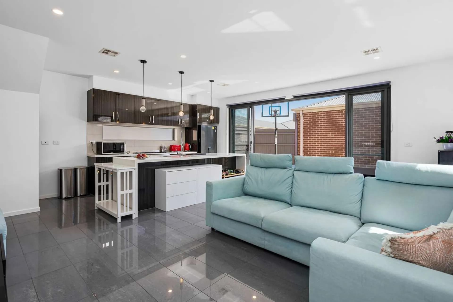 2/33 Upton Street, Altona, VIC, Altona - Thumbnail 2