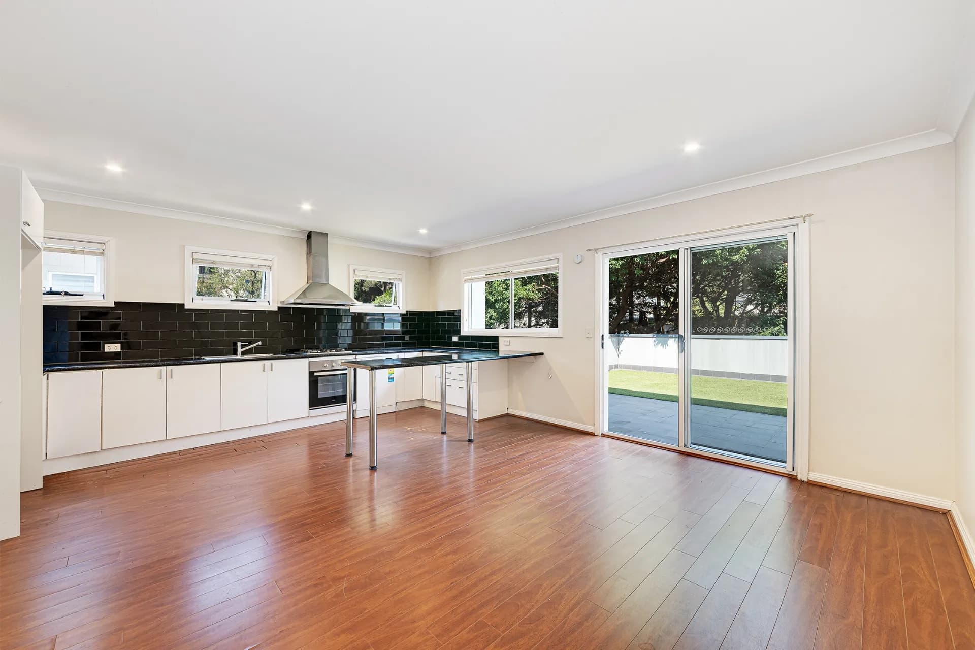 24 Epping Road, Lane Cove, NSW, Lane Cove - Thumbnail 2
