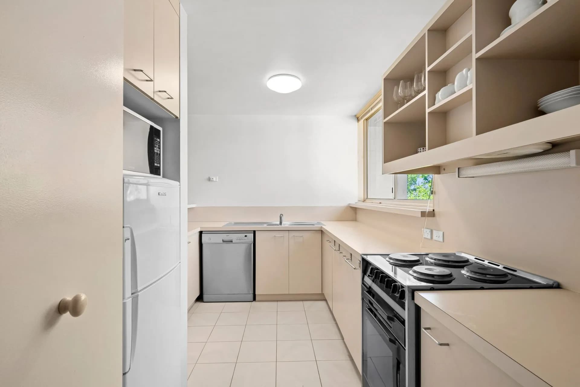 24/26 Macquarie Street, Barton, ACT, Barton - Thumbnail 2