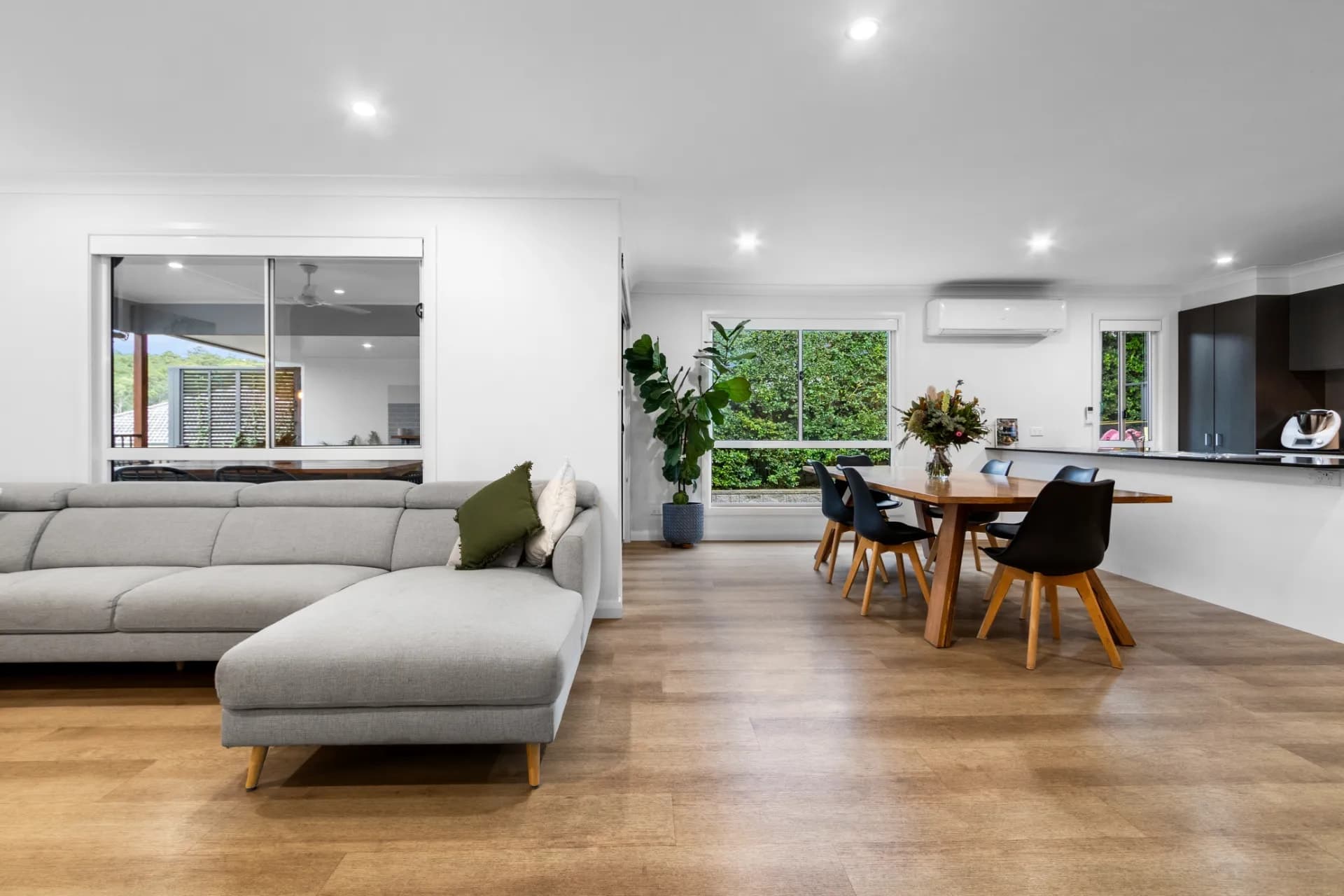 9 Yarborough  Road, Cameron Park, NSW, Cameron Park - Thumbnail 5
