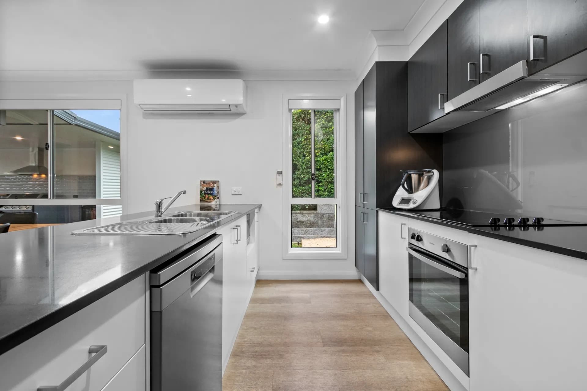 9 Yarborough  Road, Cameron Park, NSW, Cameron Park - Thumbnail 8