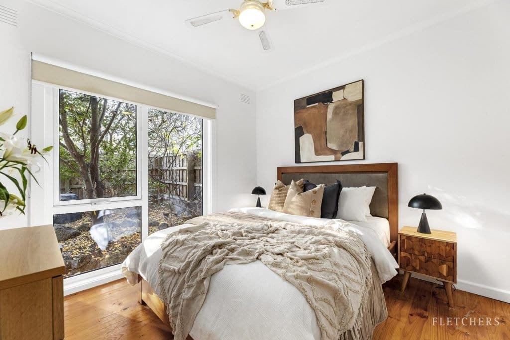 73 Blackburn Road, Blackburn - Thumbnail 4