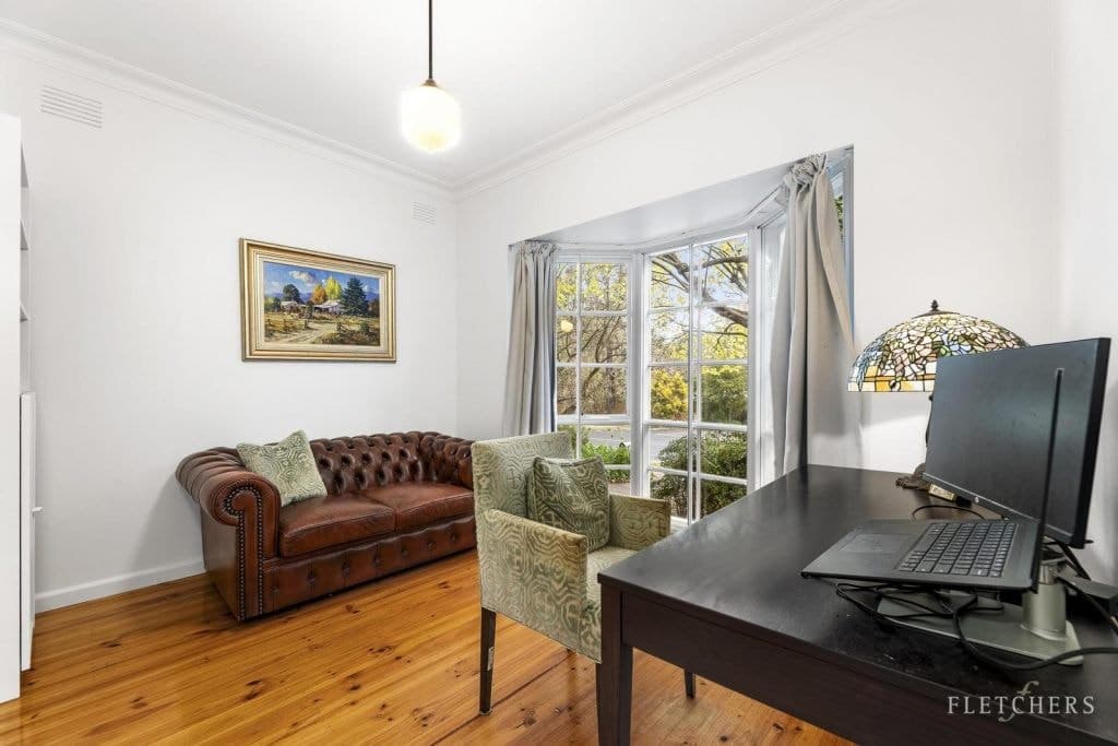 73 Blackburn Road, Blackburn - Thumbnail 7