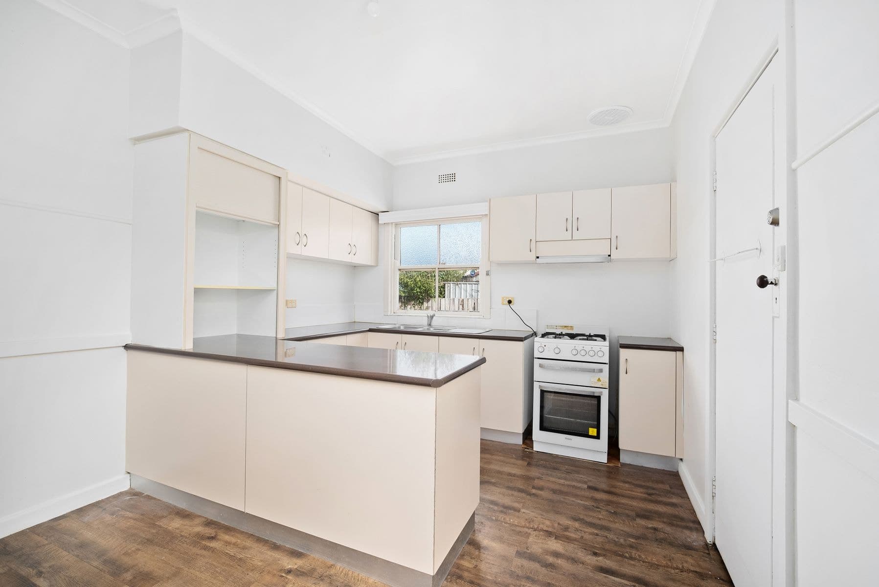 24 Foxlease Avenue, Traralgon VIC 3844, Traralgon - Thumbnail 2
