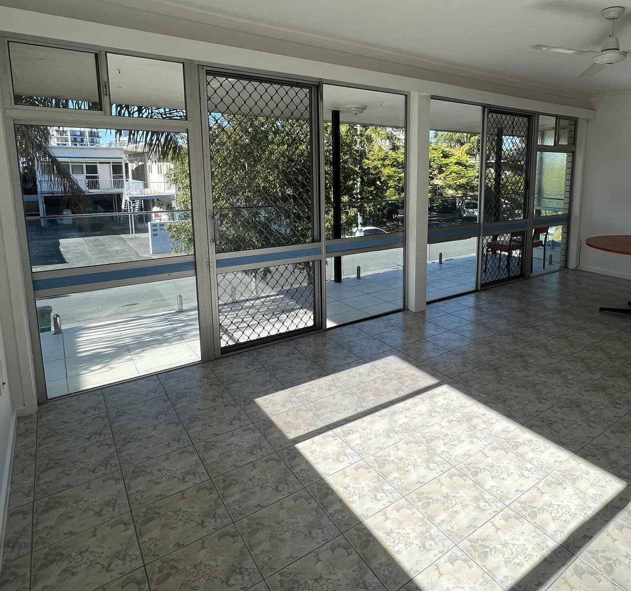 4/32 Leonard Avenue, Surfers Paradise QLD 4217, Surfers Paradise - Thumbnail 3