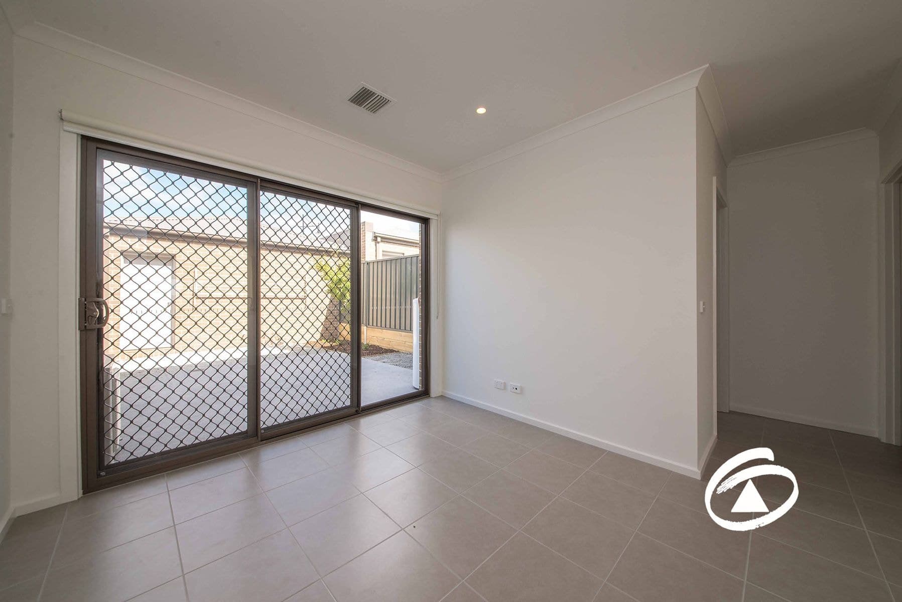 37/23 Atlantic Drive, Pakenham VIC 3810, Pakenham - Thumbnail 4