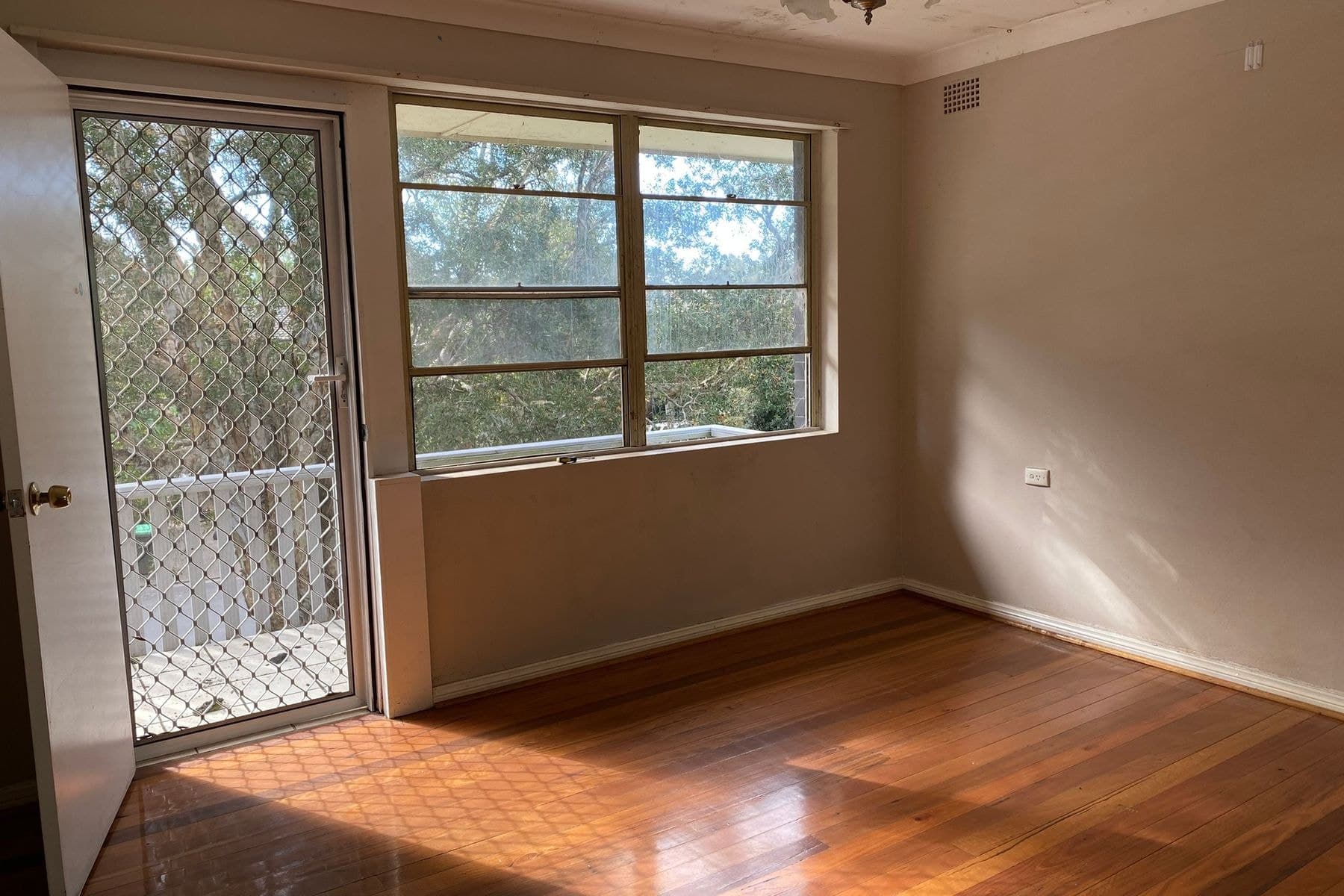 2/37 Marlene Crescent, Greenacre NSW 2190, Greenacre - Thumbnail 2