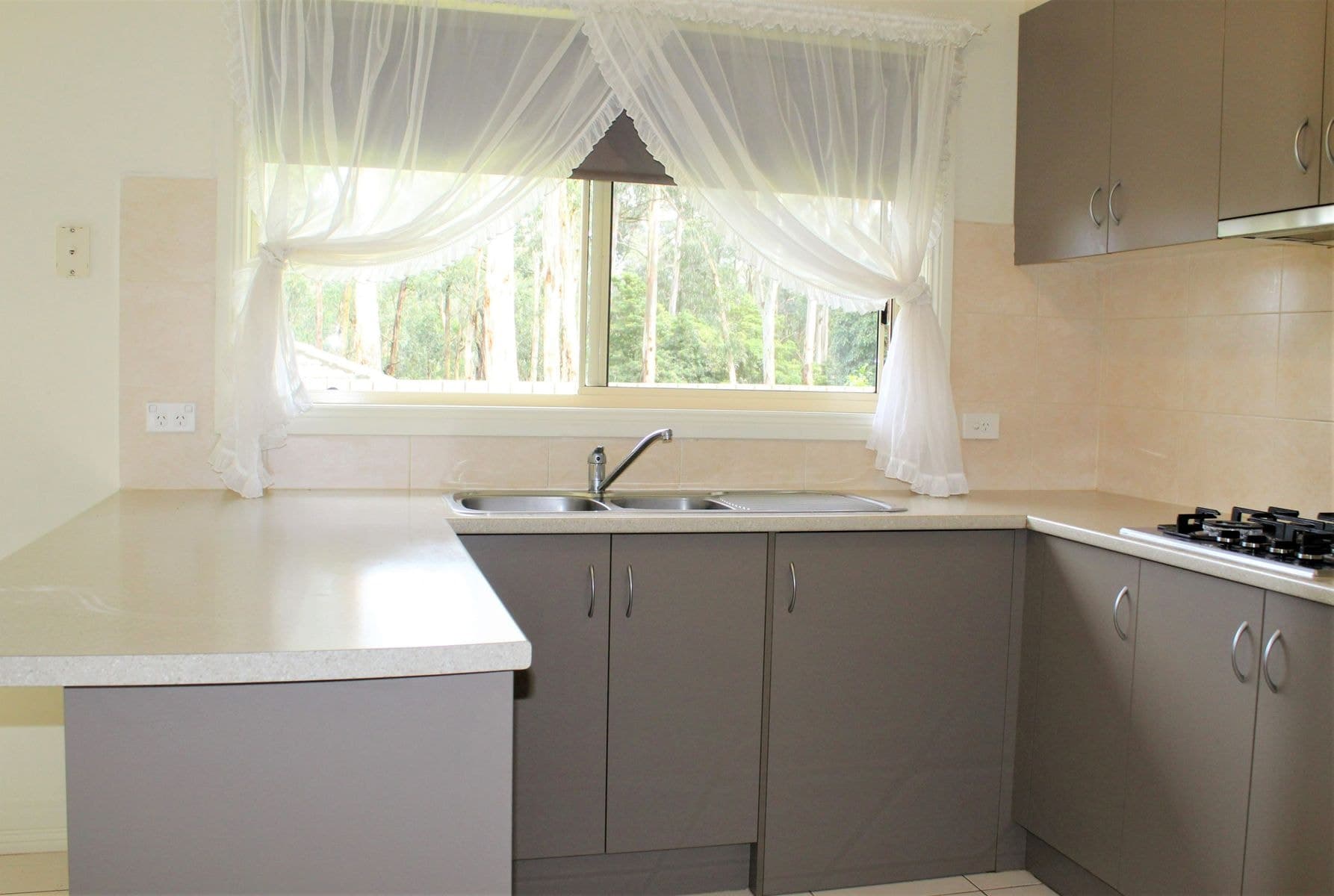 20 Miller Close, Drouin VIC 3818, Drouin - Thumbnail 4