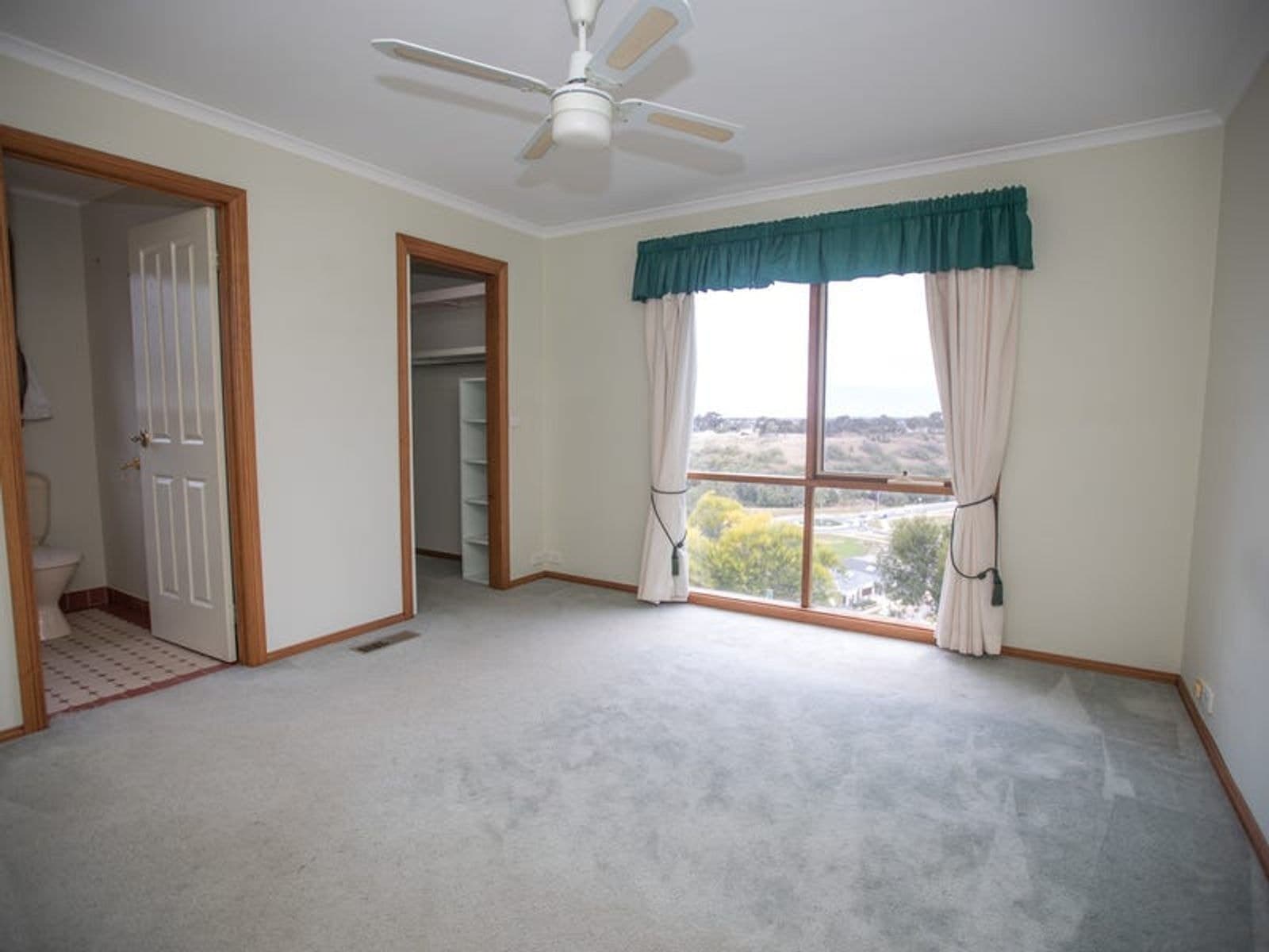 83 Underbank Boulevard, Bacchus Marsh VIC 3340, Bacchus Marsh - Thumbnail 5