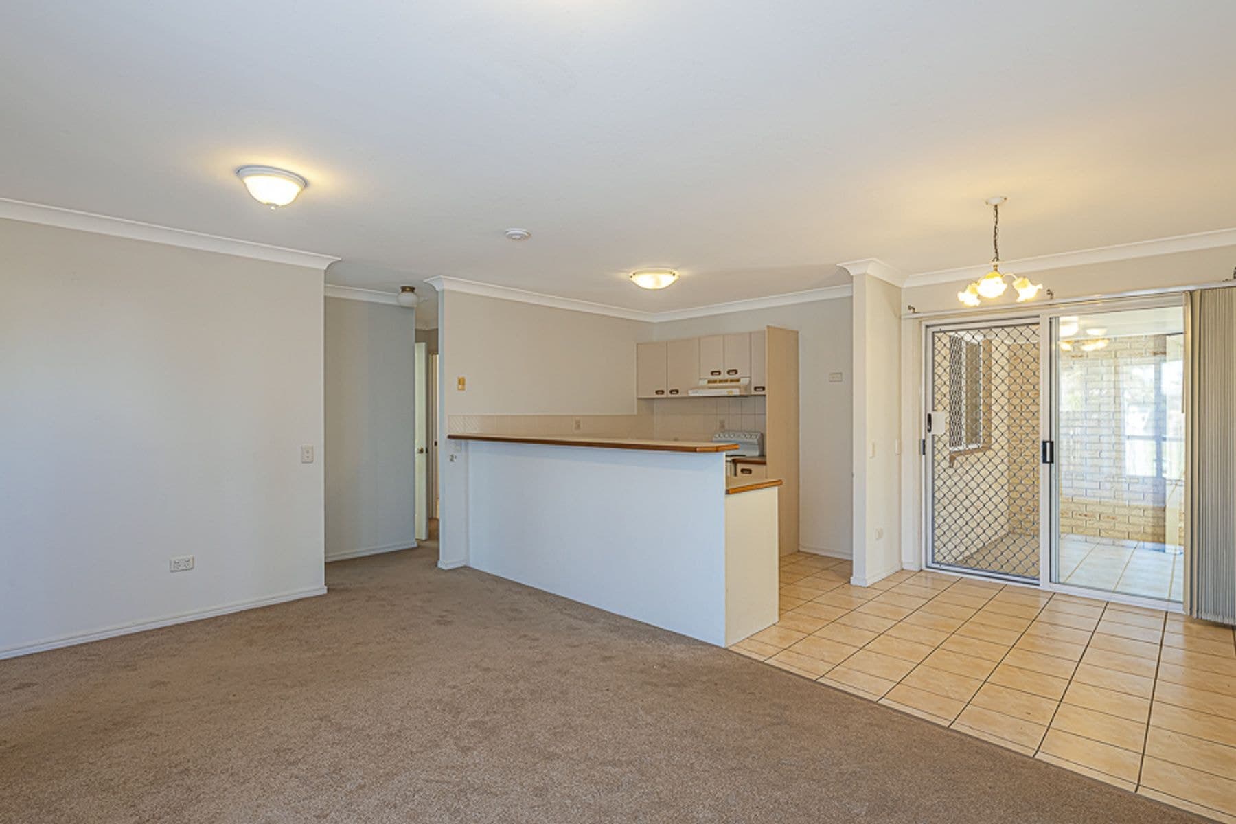 1/5 Chiltern Place, Sandstone Point QLD 4511, Sandstone Point - Thumbnail 2