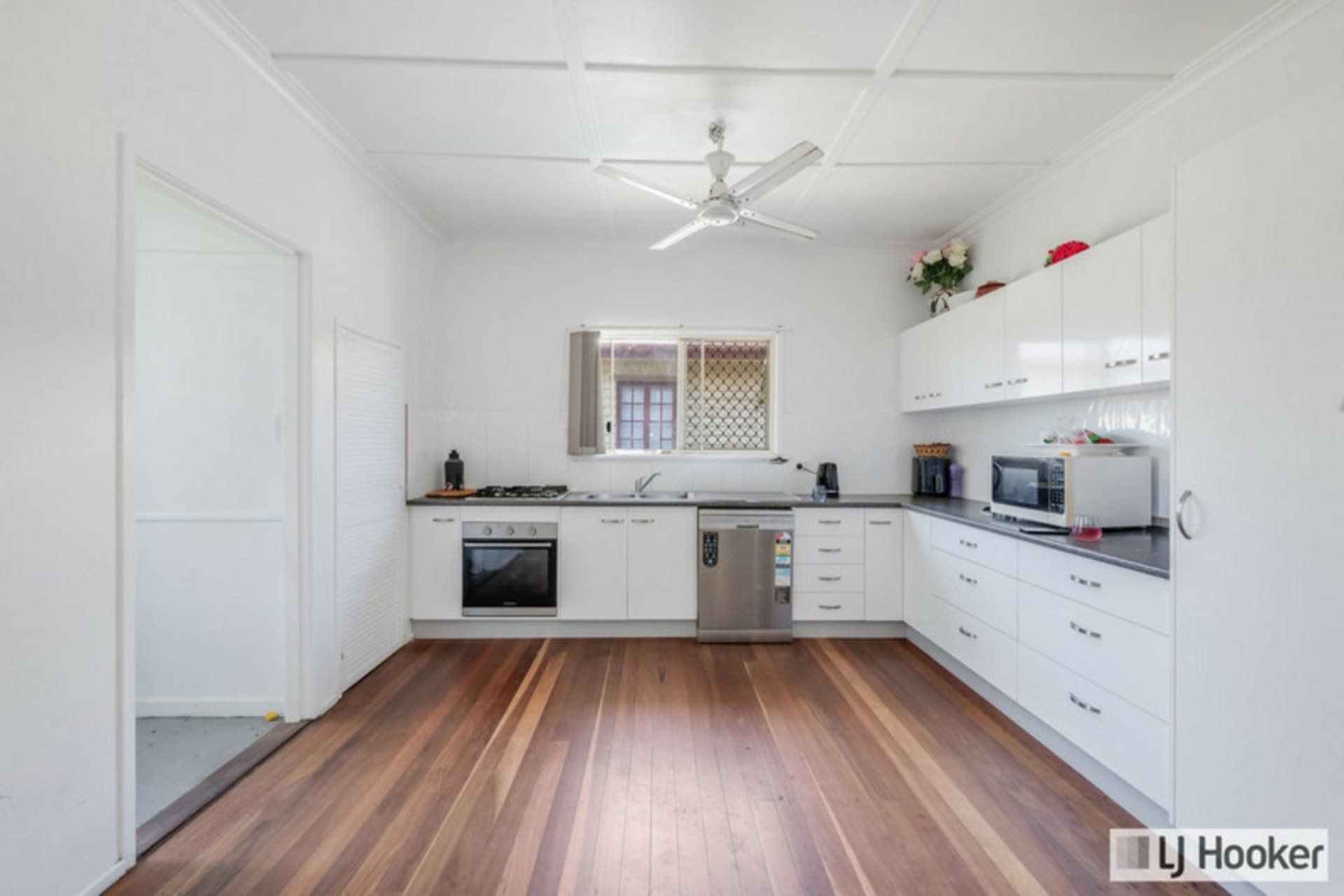 27 Beatrice Street, Walkervale, Walkervale - Thumbnail 4