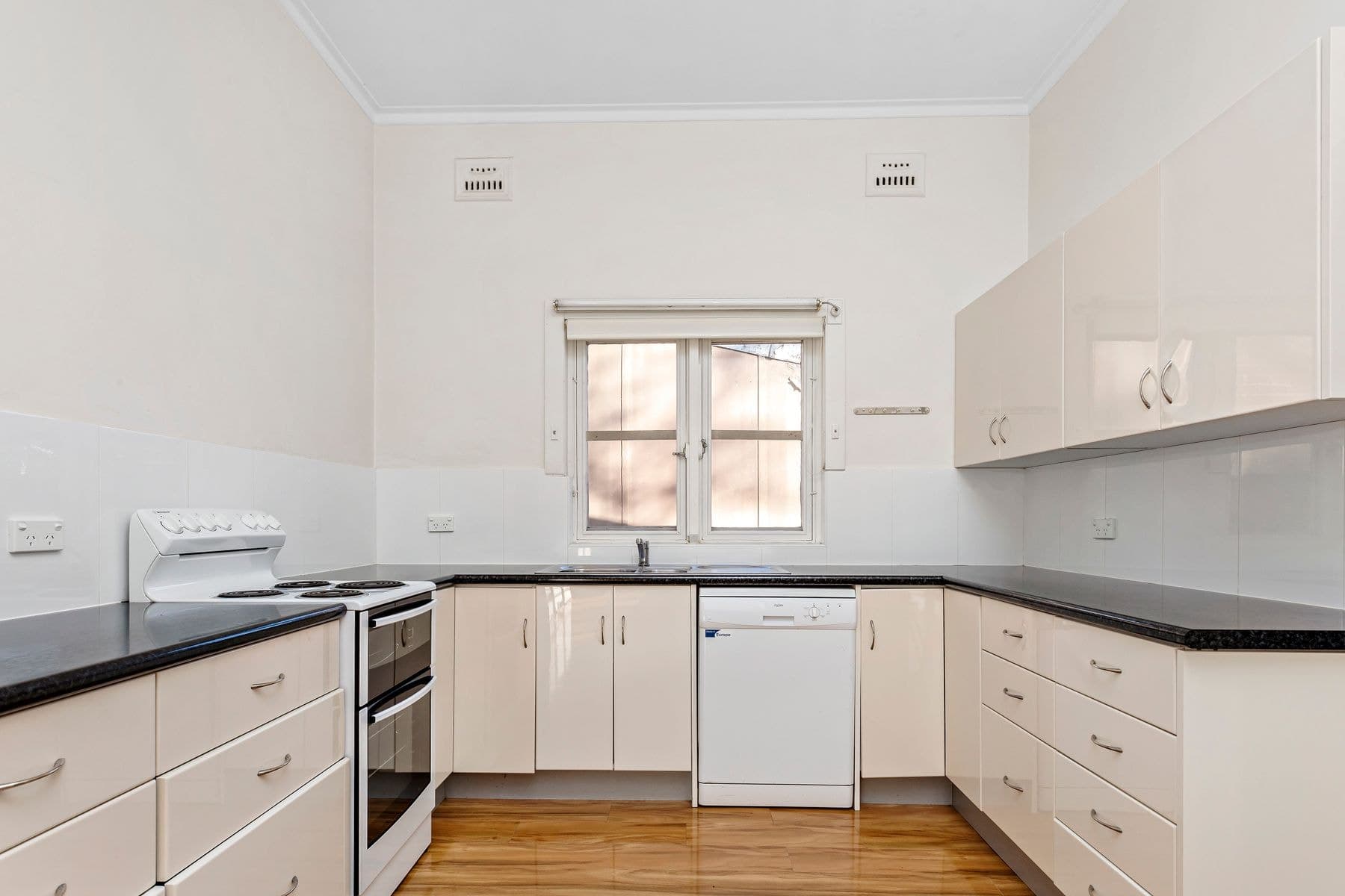 19 Eaton Street, Willoughby NSW 2068, Willoughby - Thumbnail 4