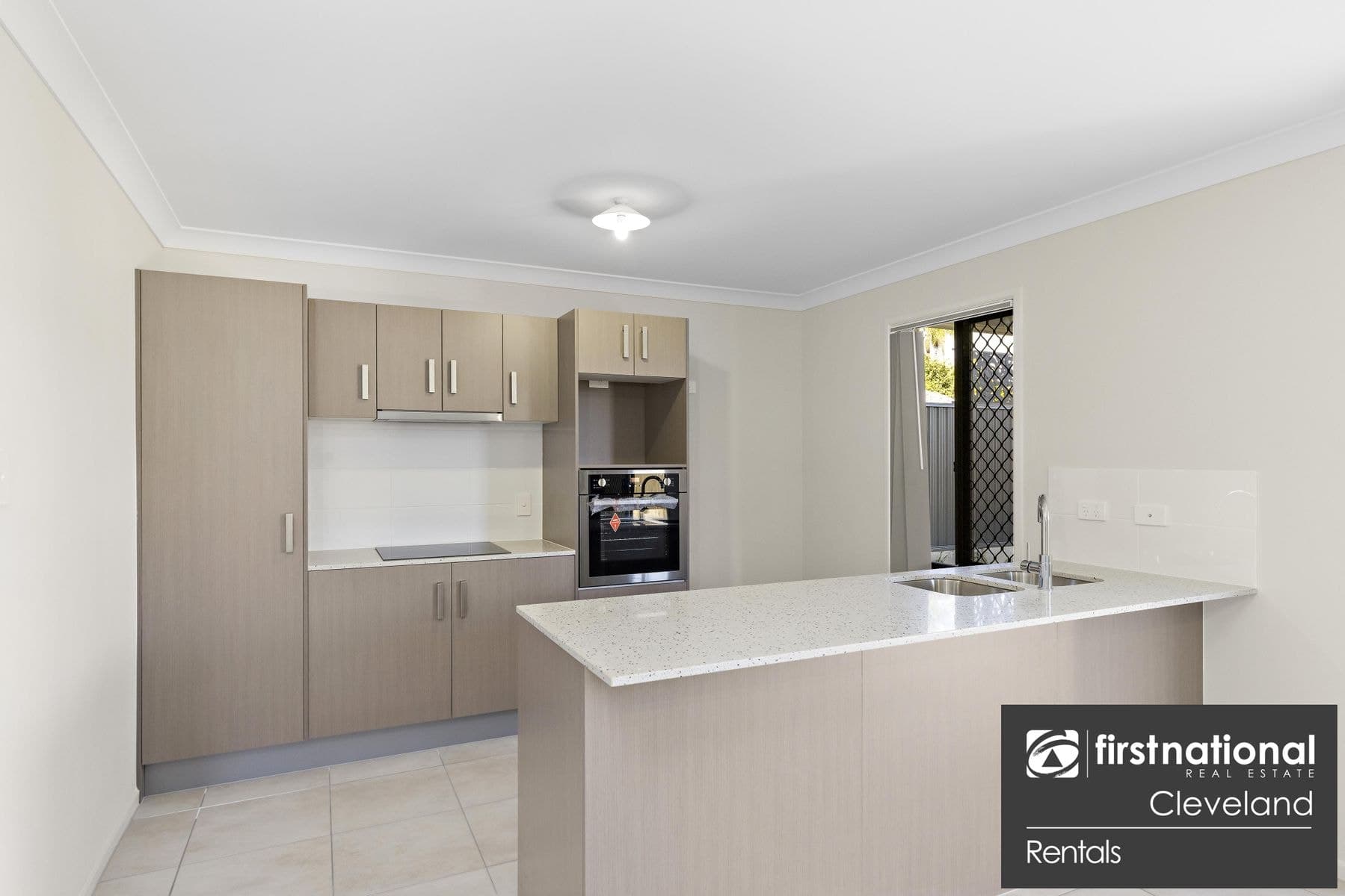 139 Esplanade, Redland Bay QLD 4165, Redland Bay - Thumbnail 4