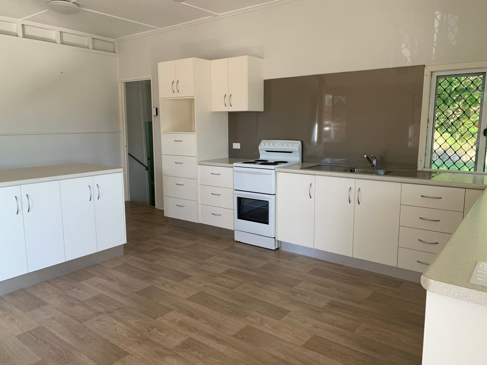 2 Captain Blackwood Drive, Sarina Beach QLD 4737, Sarina Beach - Thumbnail 4