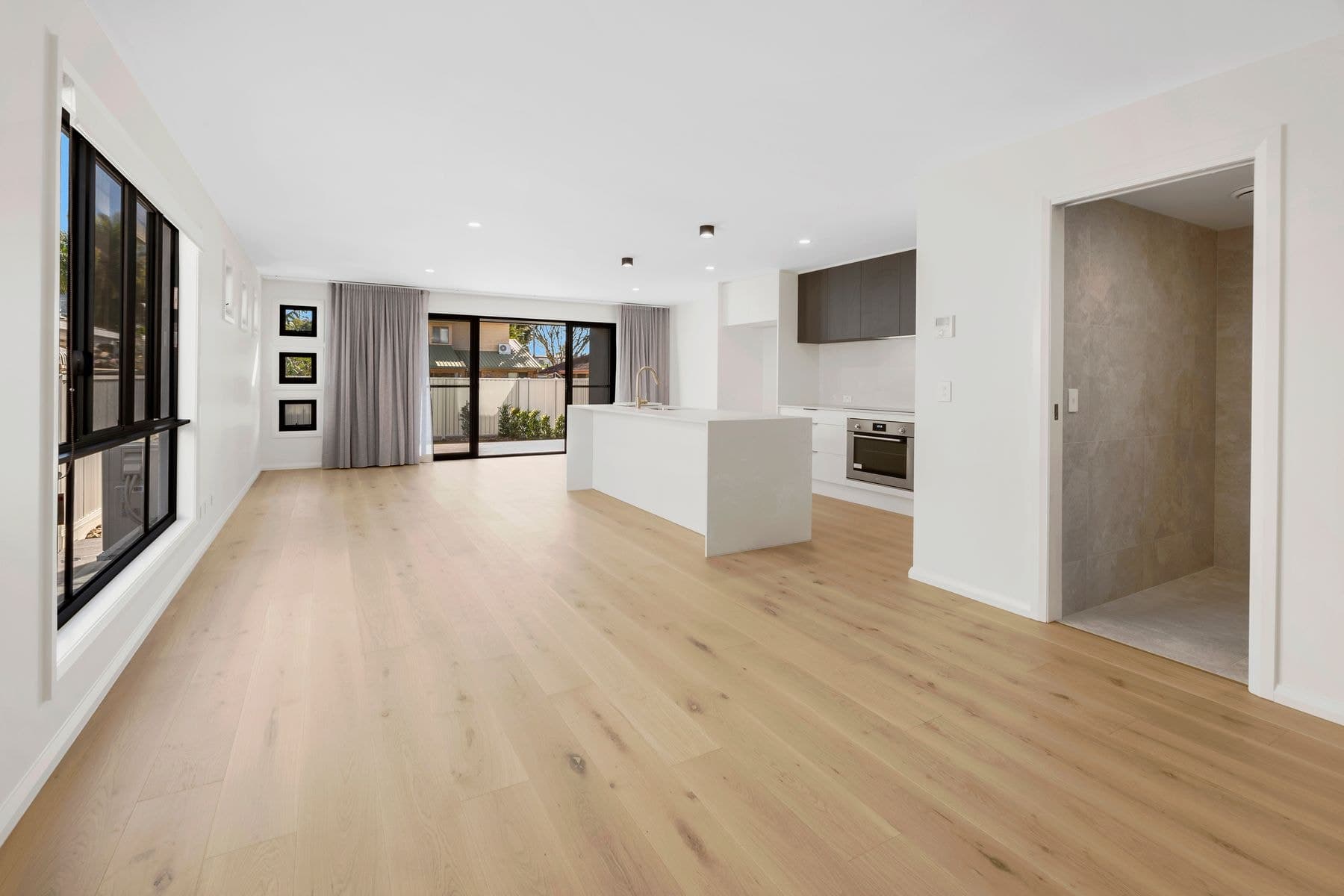2/31 Nankeen Avenue, Paradise Point QLD 4216, Paradise Point - Thumbnail 8
