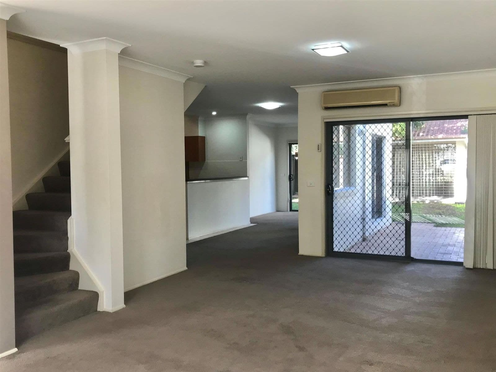 6 Fletcher Street, Stanhope Gardens NSW 2768, Stanhope Gardens - Thumbnail 2