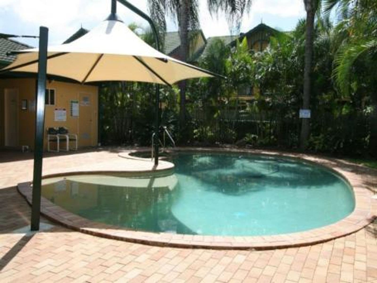 55/7 Santa Cruz Boulevard, Clear Island Waters QLD 4226, Clear Island Waters - Thumbnail 2