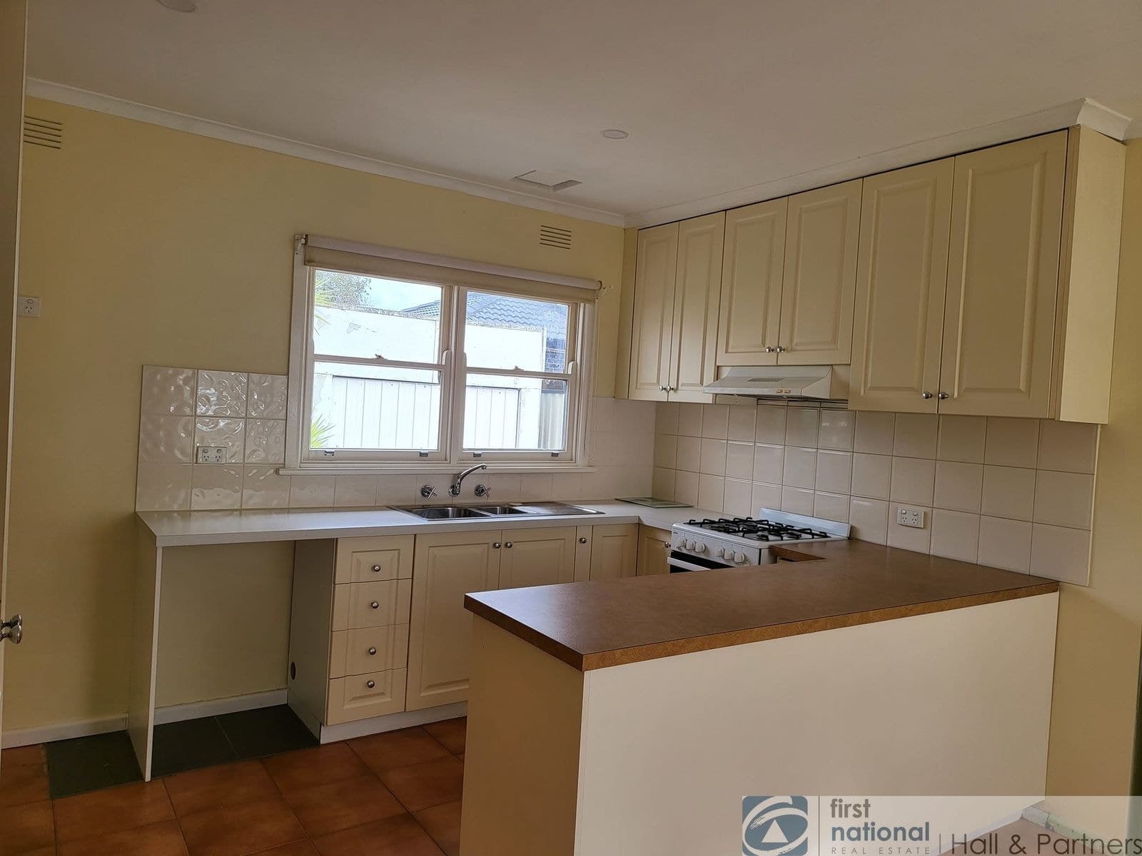 24 Gloria Avenue, Dandenong North VIC 3175, Dandenong North - Thumbnail 2