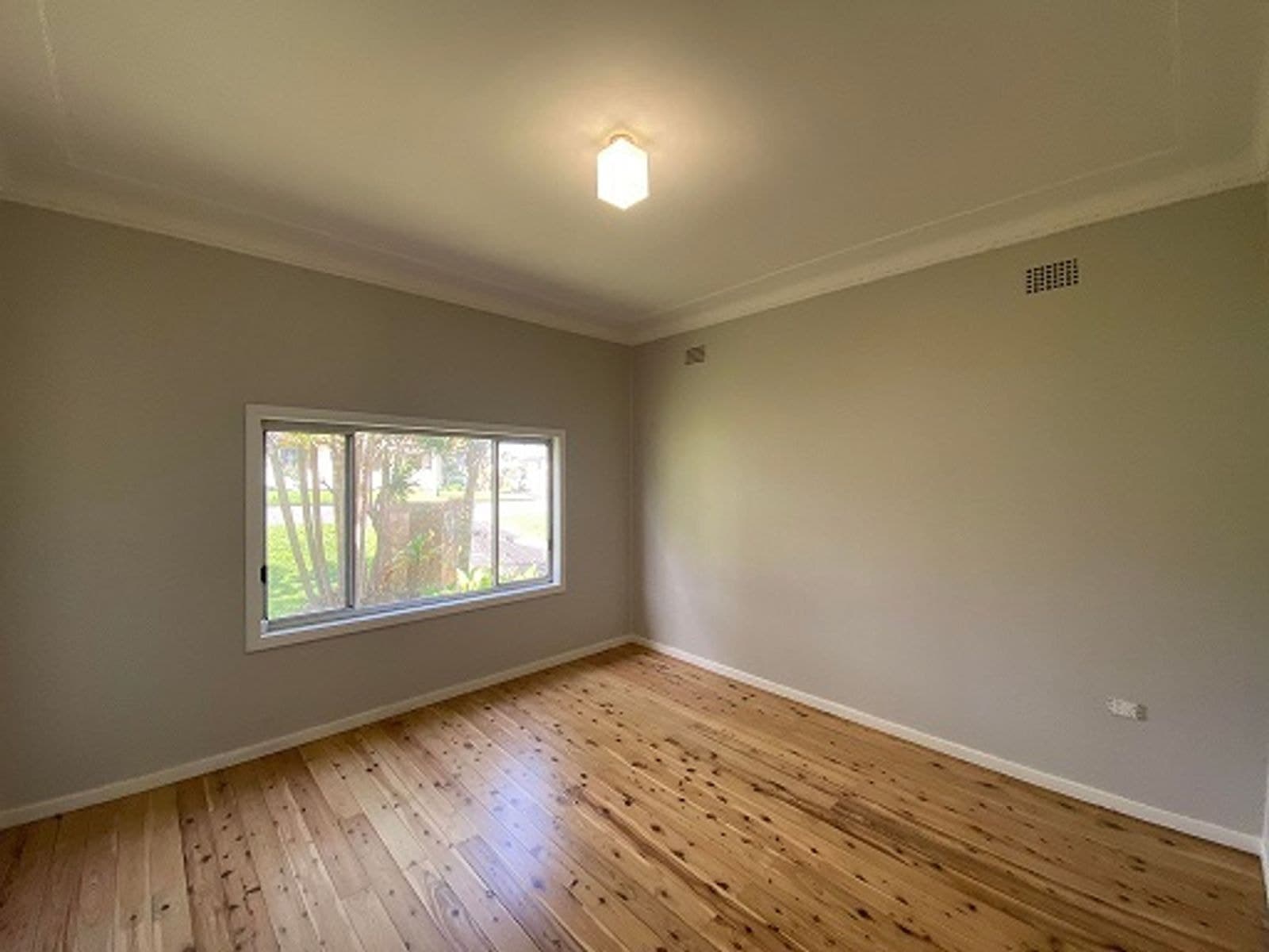 19 Docker Street, Marks Point NSW 2280, Marks Point - Thumbnail 4