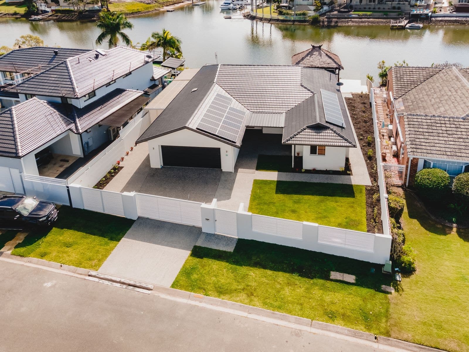 26 Selkirk Avenue, Benowa Waters QLD 4217, Benowa Waters - Image 1