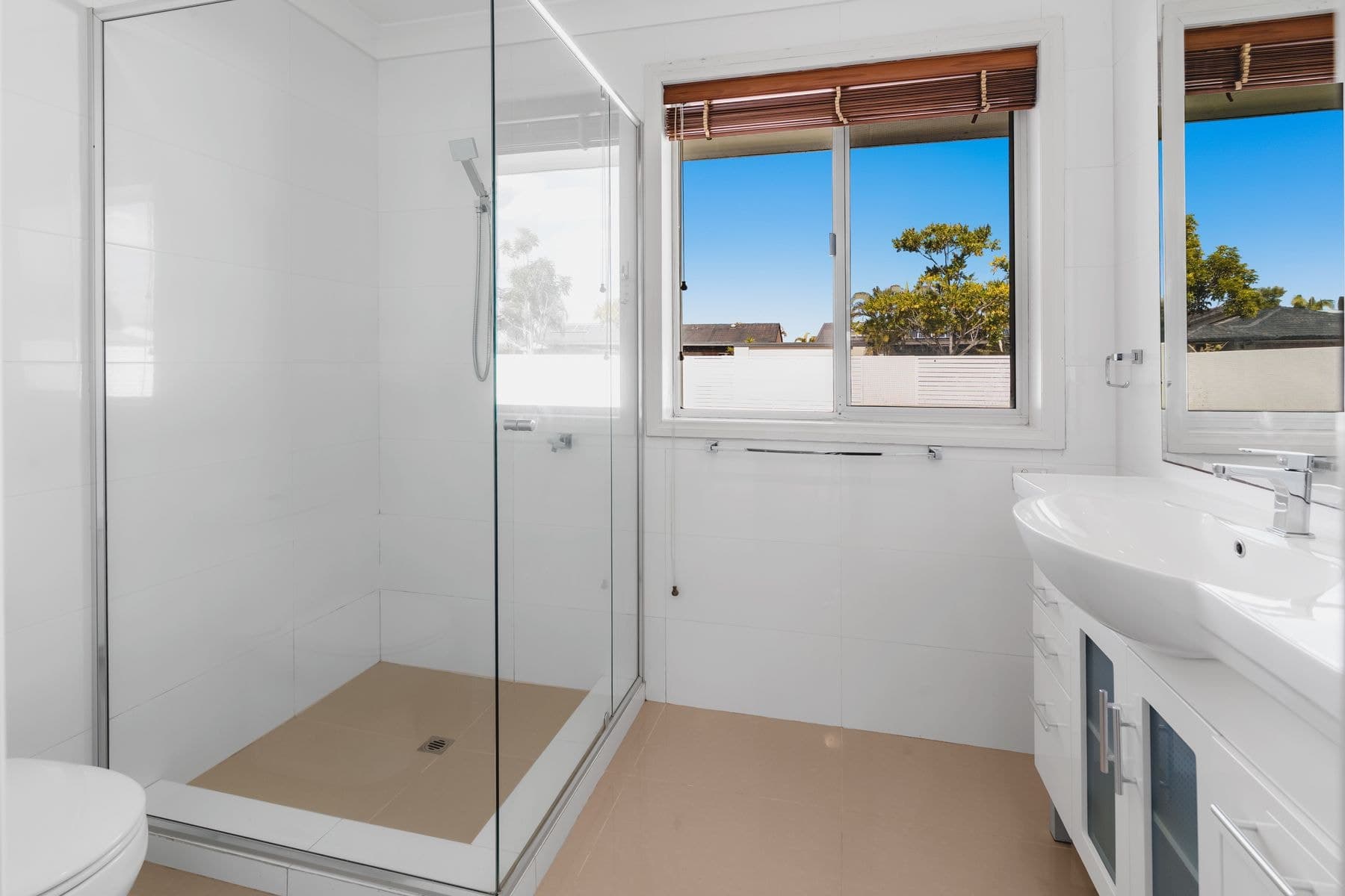 26 Selkirk Avenue, Benowa Waters QLD 4217, Benowa Waters - Thumbnail 8