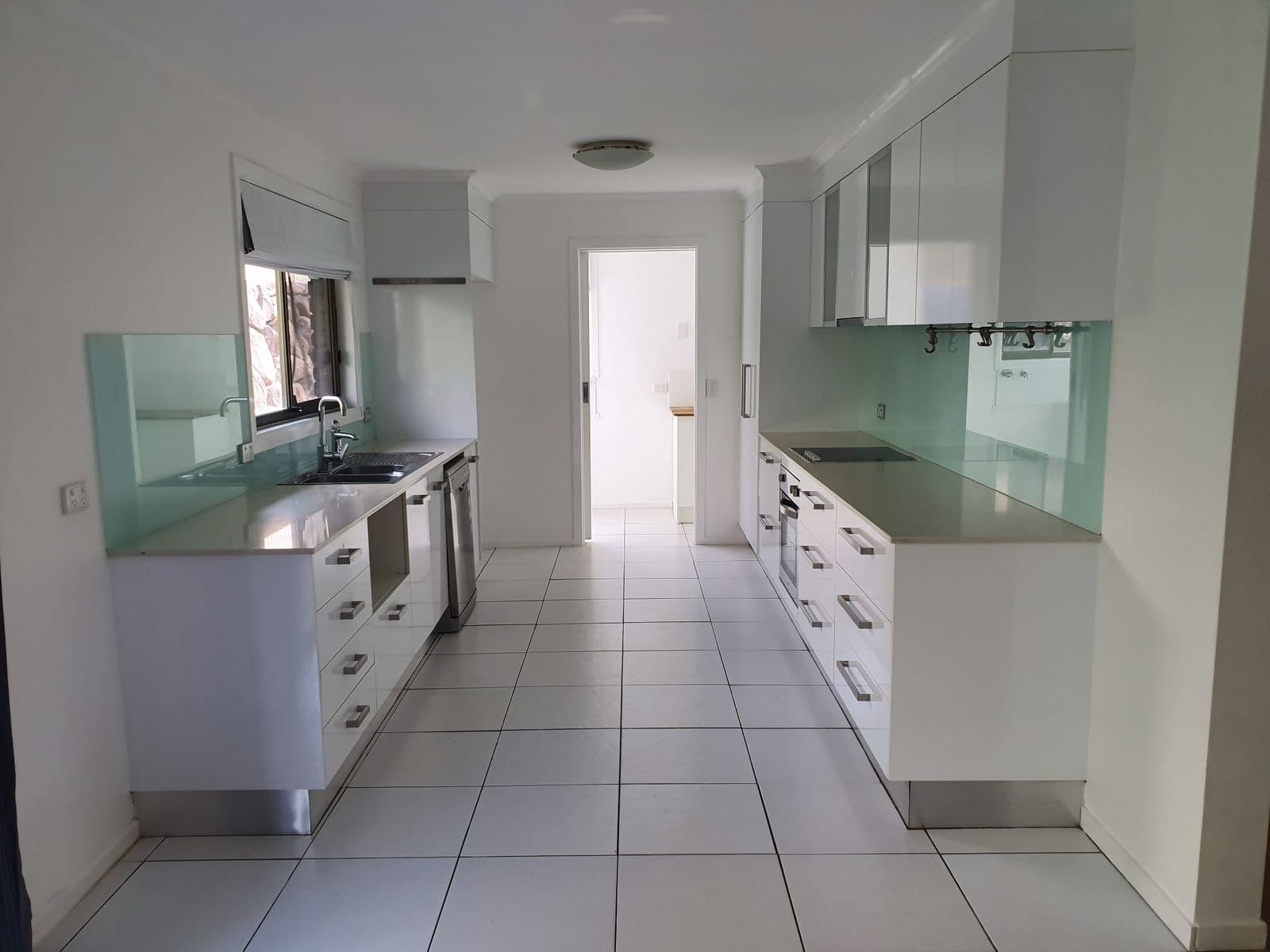 16 Girral Avenue, Ashmore QLD 4214, Ashmore - Thumbnail 3