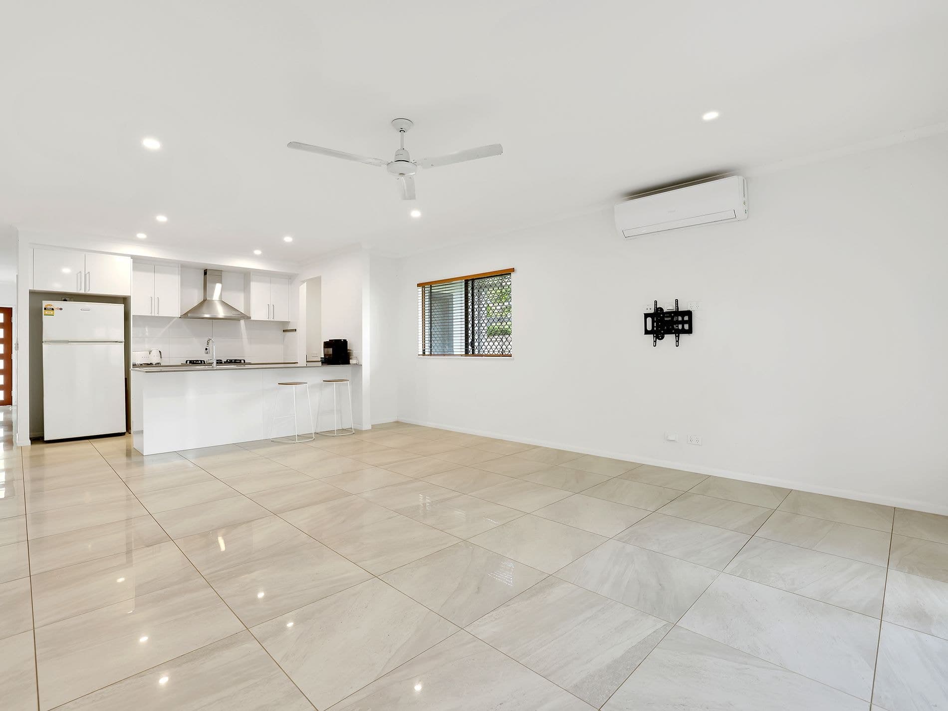 56 Devine Crescent, GORDONVALE, Gordonvale - Thumbnail 3