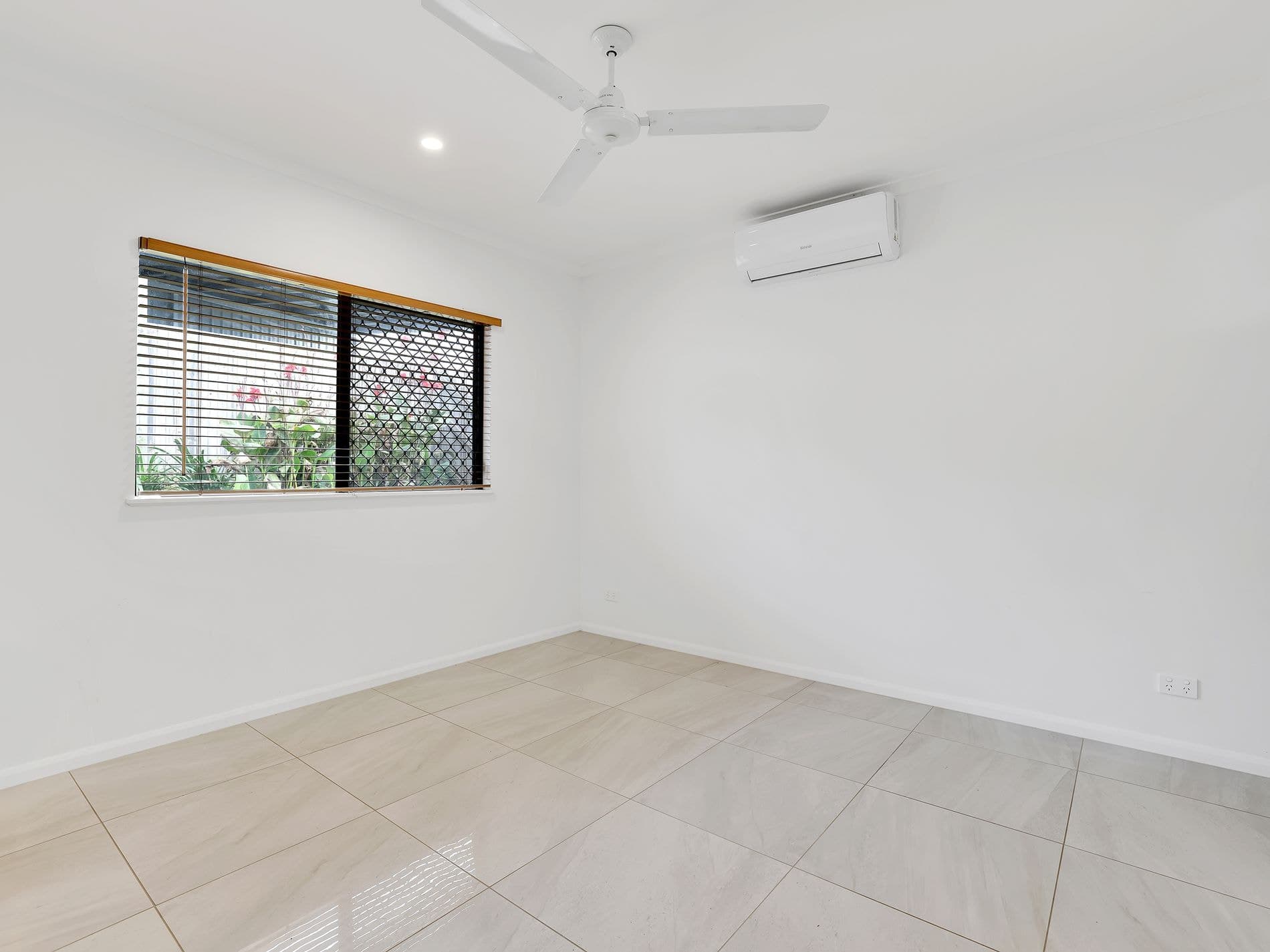56 Devine Crescent, GORDONVALE, Gordonvale - Thumbnail 5