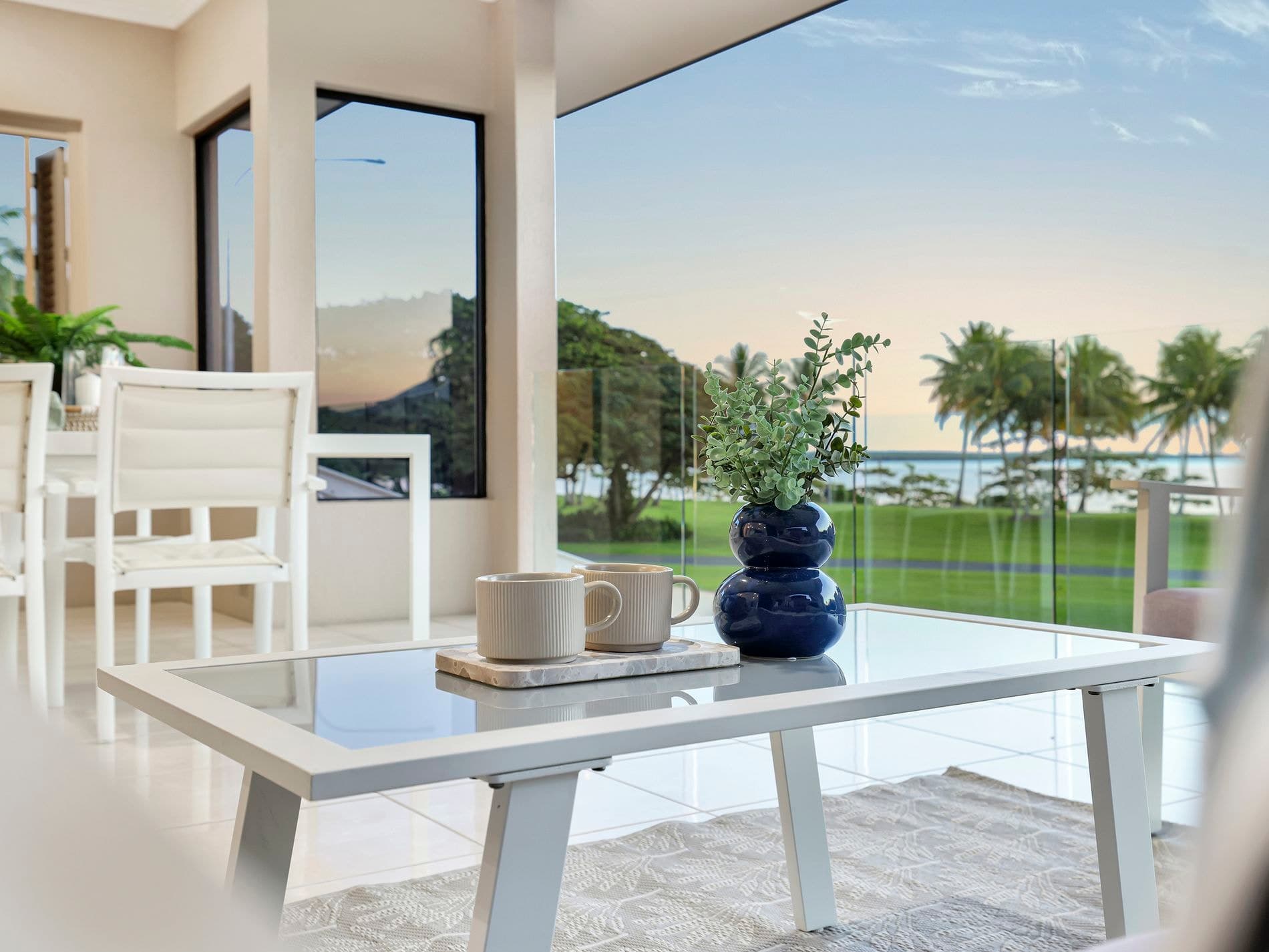 203 Esplanade, CAIRNS NORTH, Cairns North - Thumbnail 2